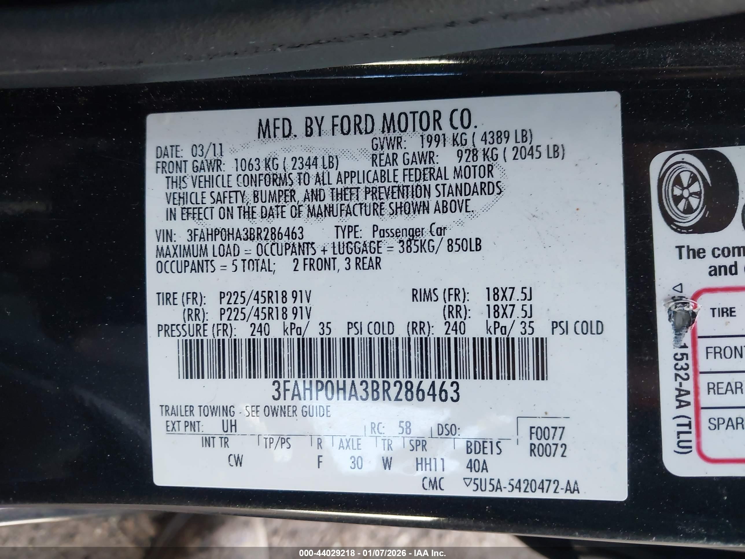 FORD FUSION image 9