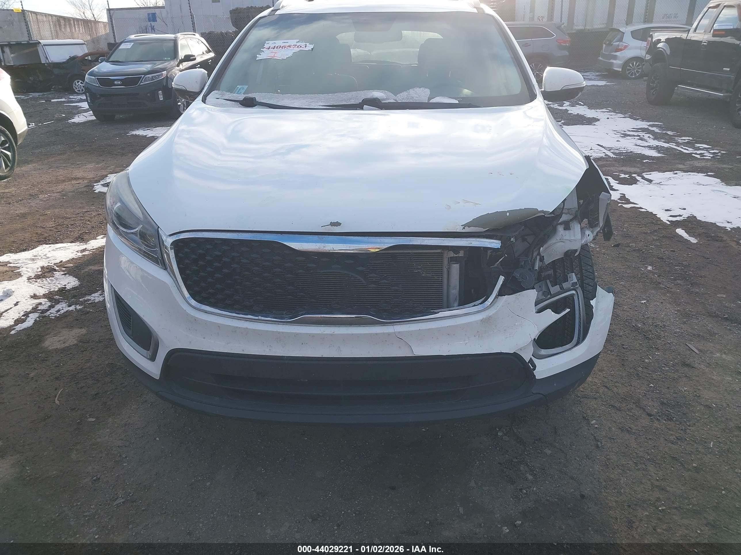 KIA SORENTO image 6