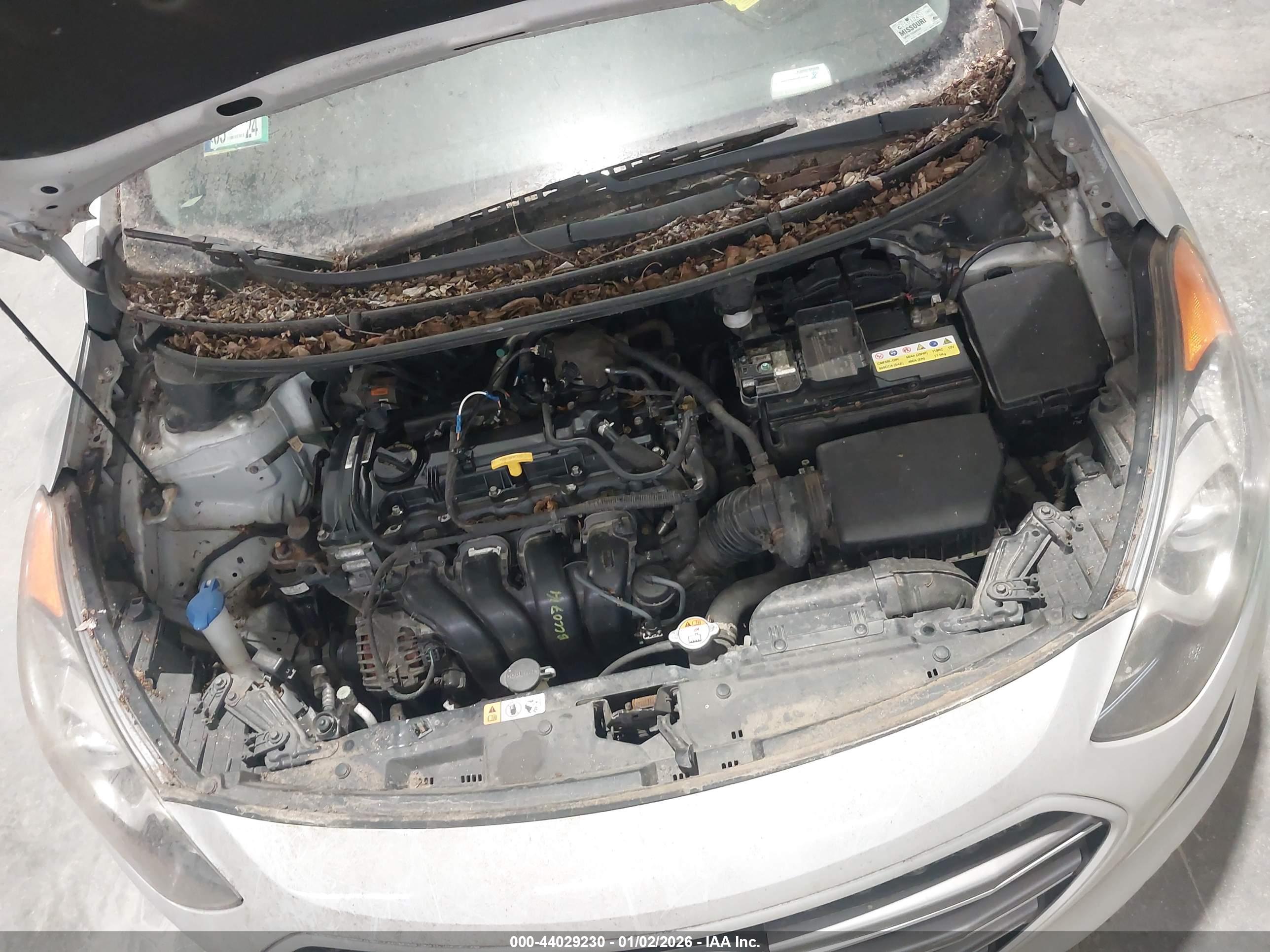 HYUNDAI ELANTRA image 10