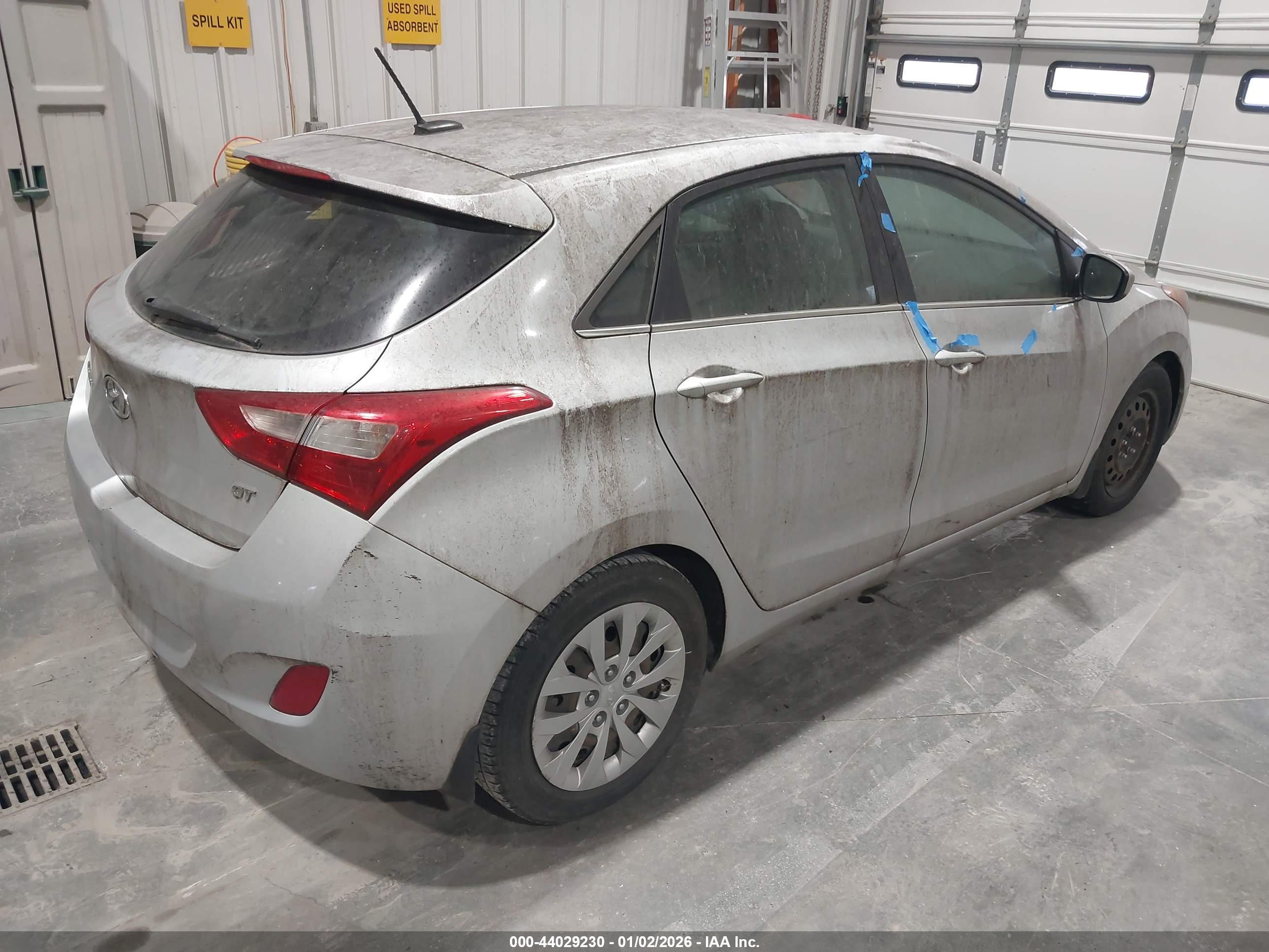 HYUNDAI ELANTRA image 4