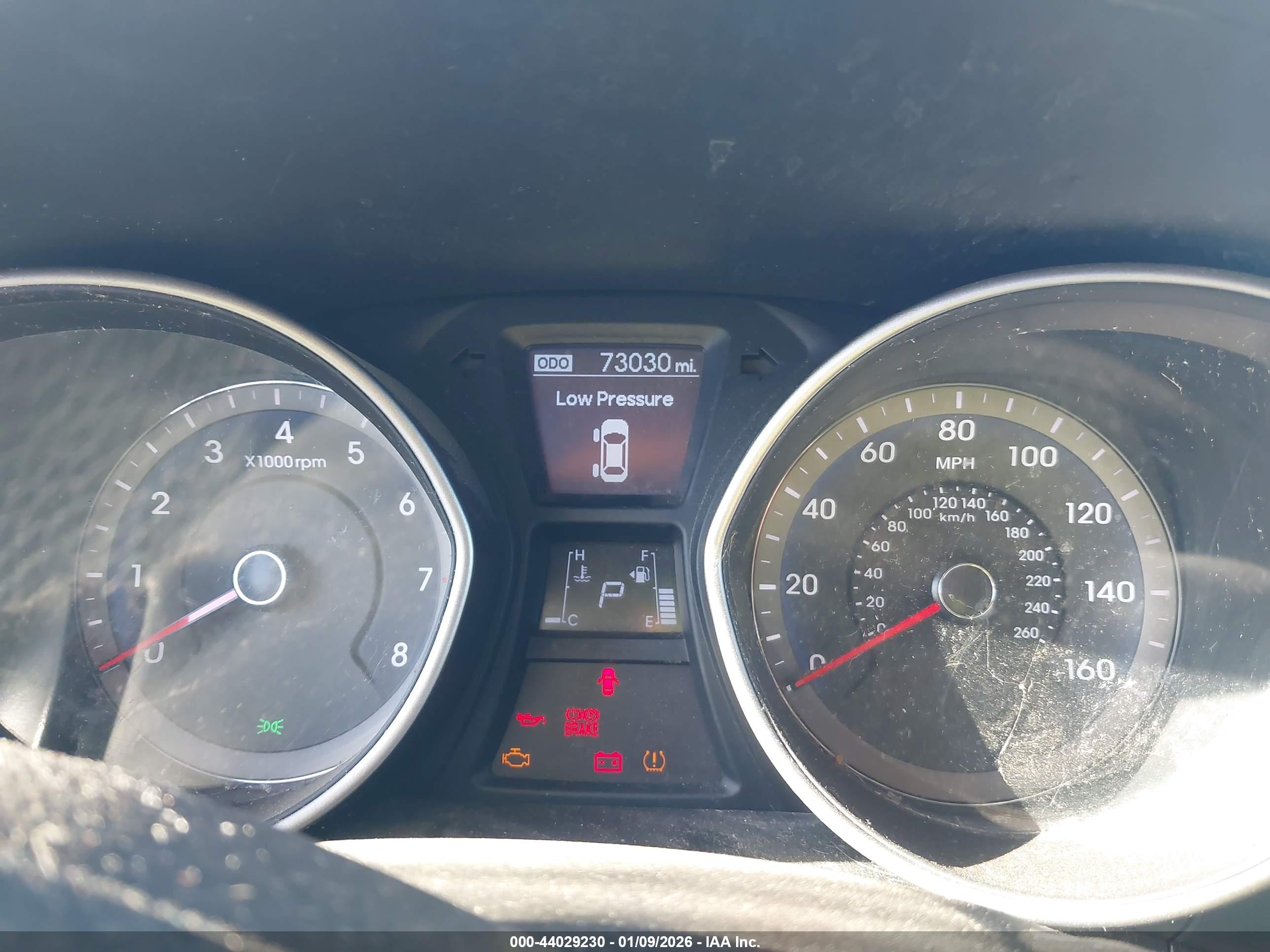 HYUNDAI ELANTRA image 7