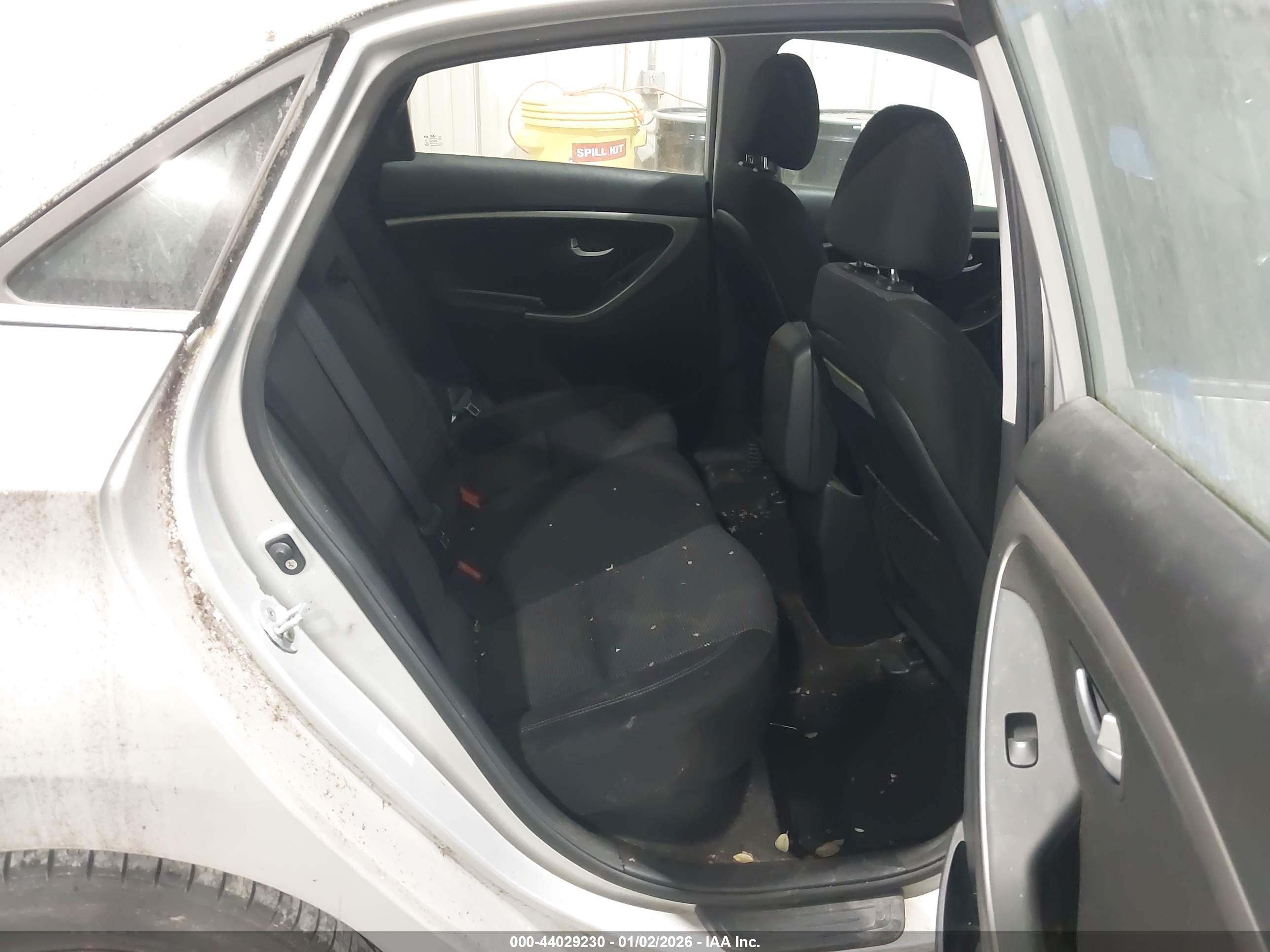 HYUNDAI ELANTRA image 8