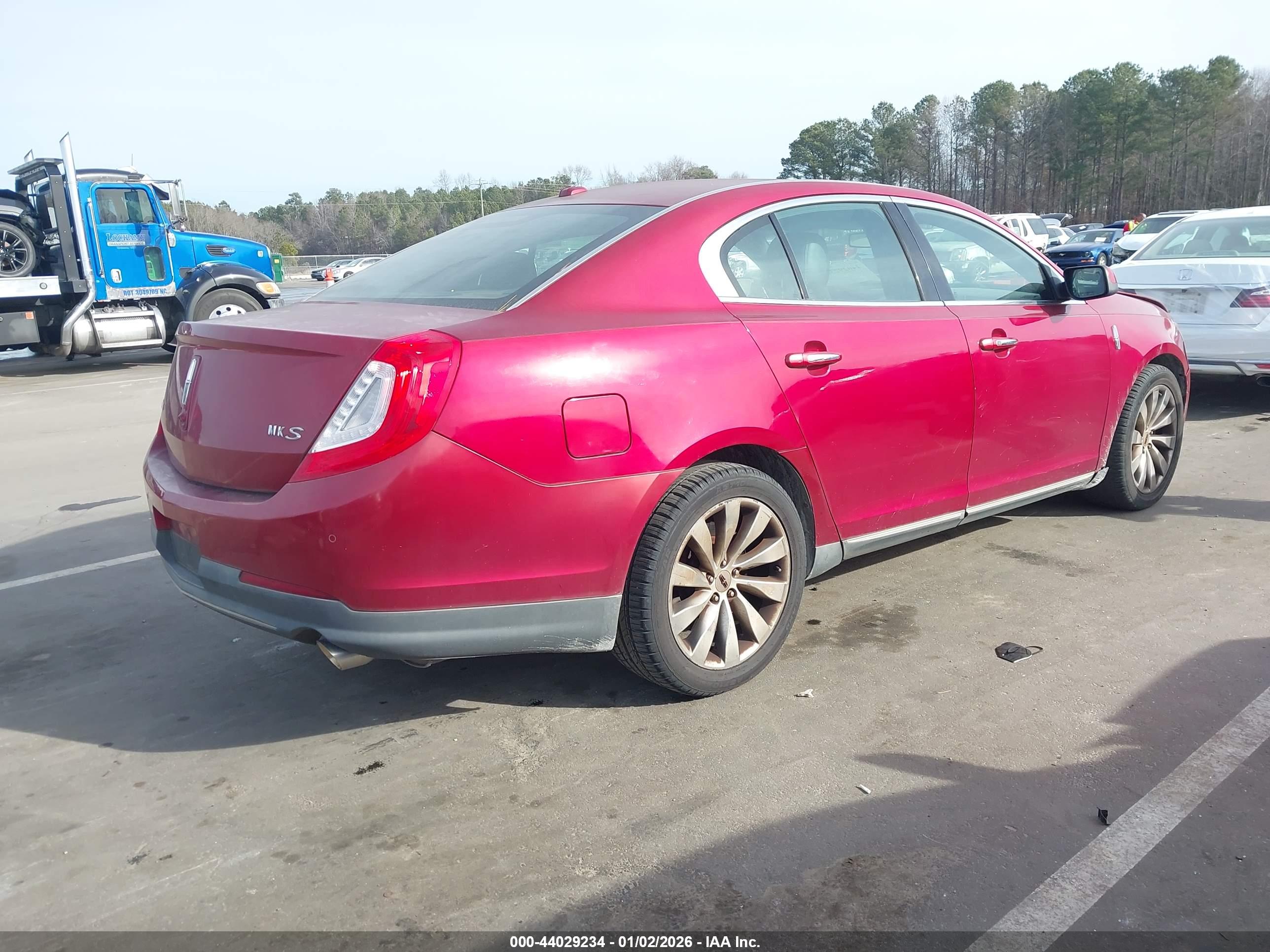 LINCOLN MKS image 4