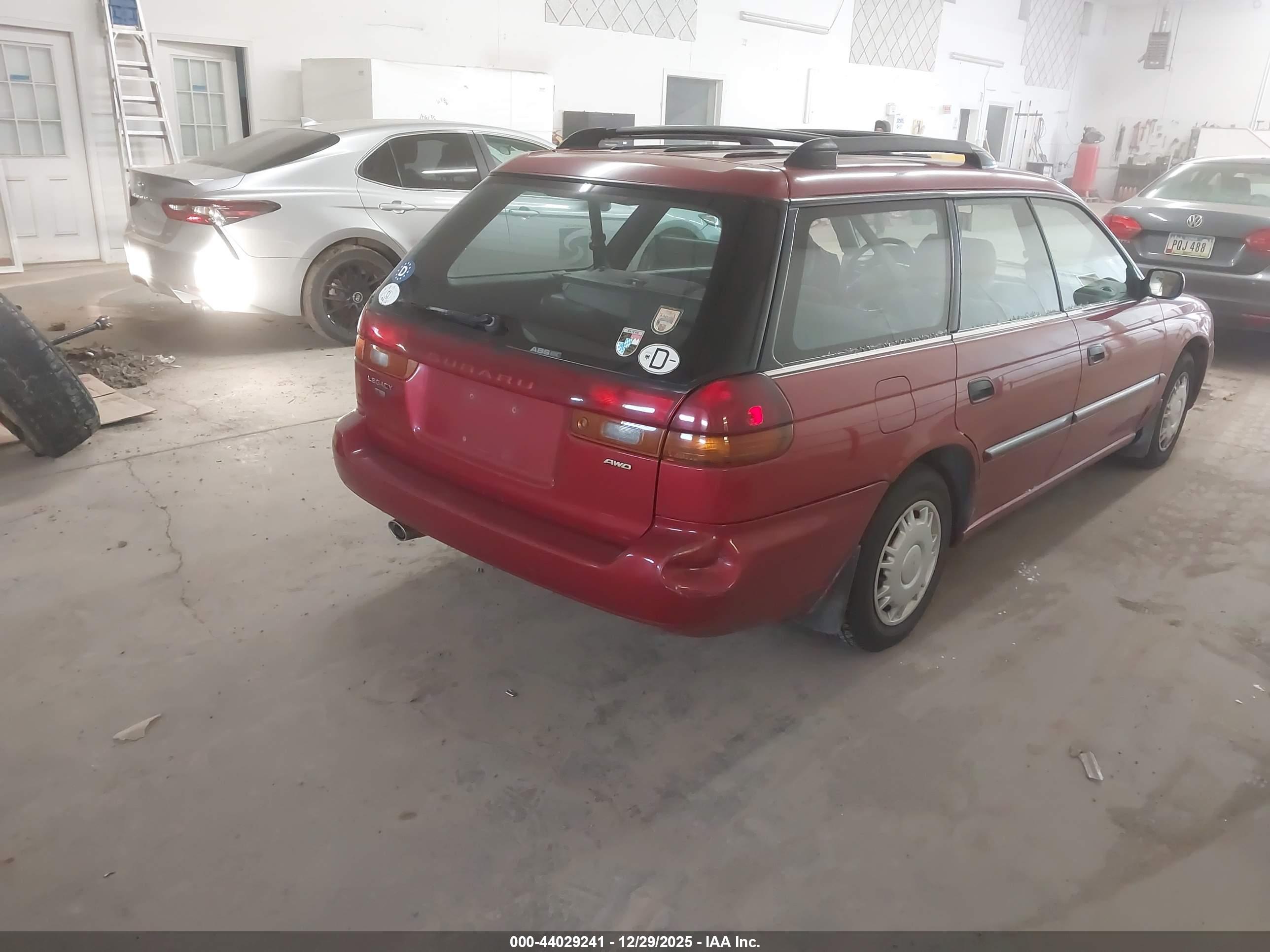 SUBARU LEGACY image 4