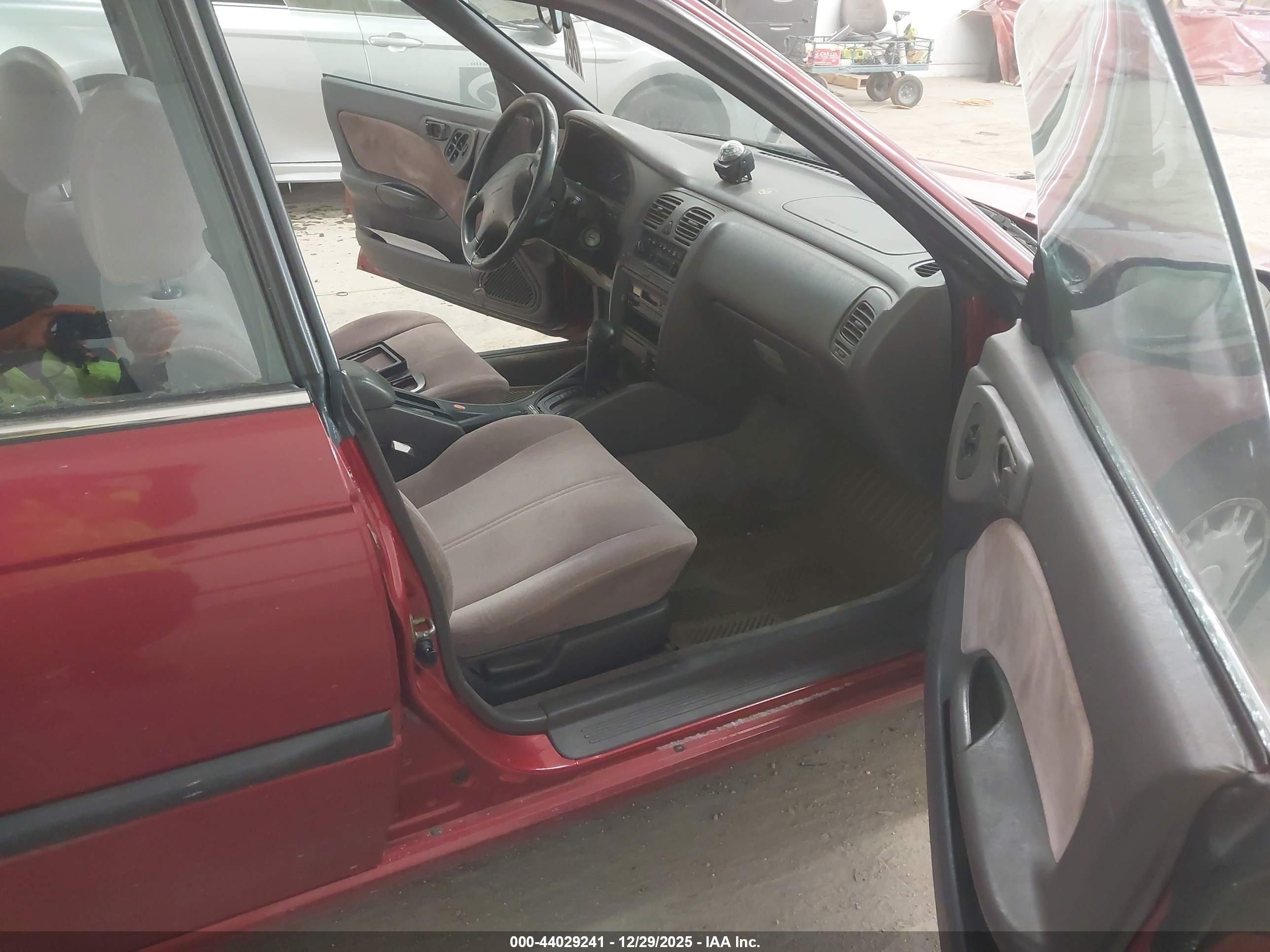 SUBARU LEGACY image 5