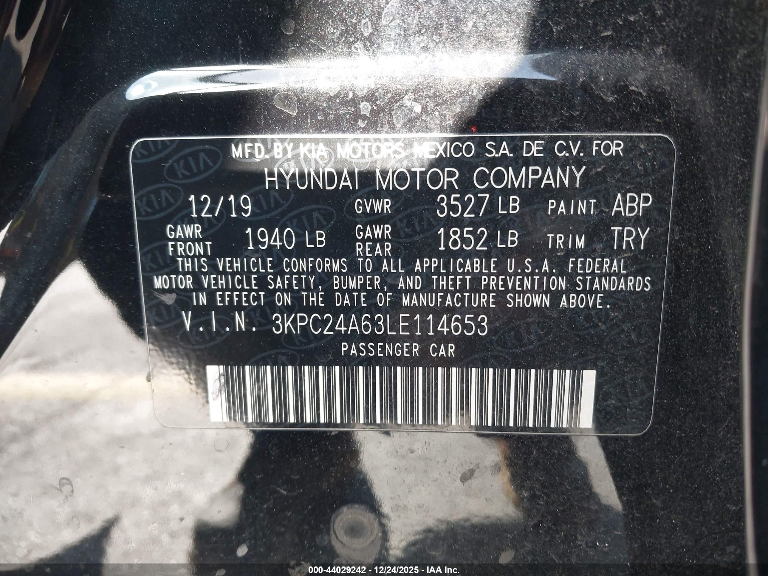 HYUNDAI ACCENT image 9