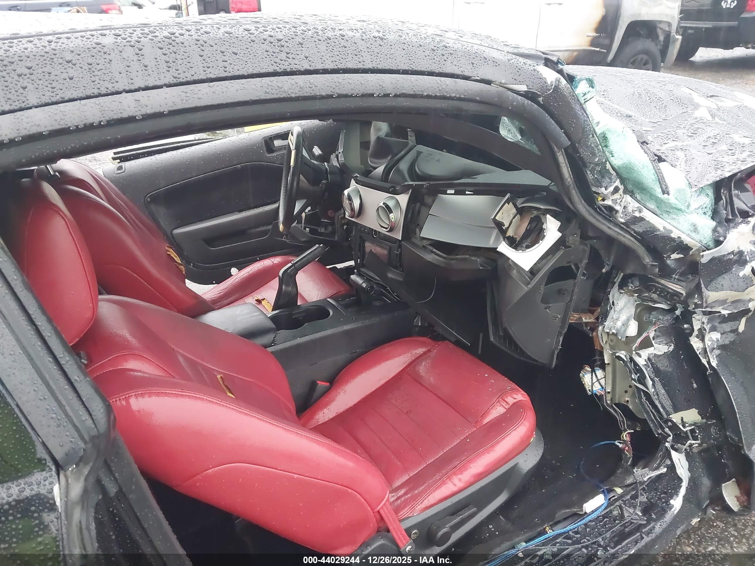 FORD MUSTANG image 5