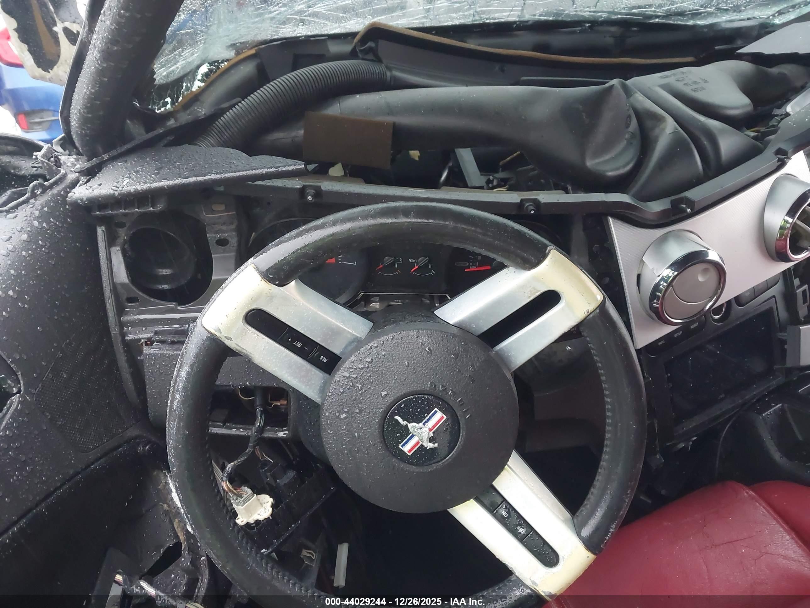 FORD MUSTANG image 7