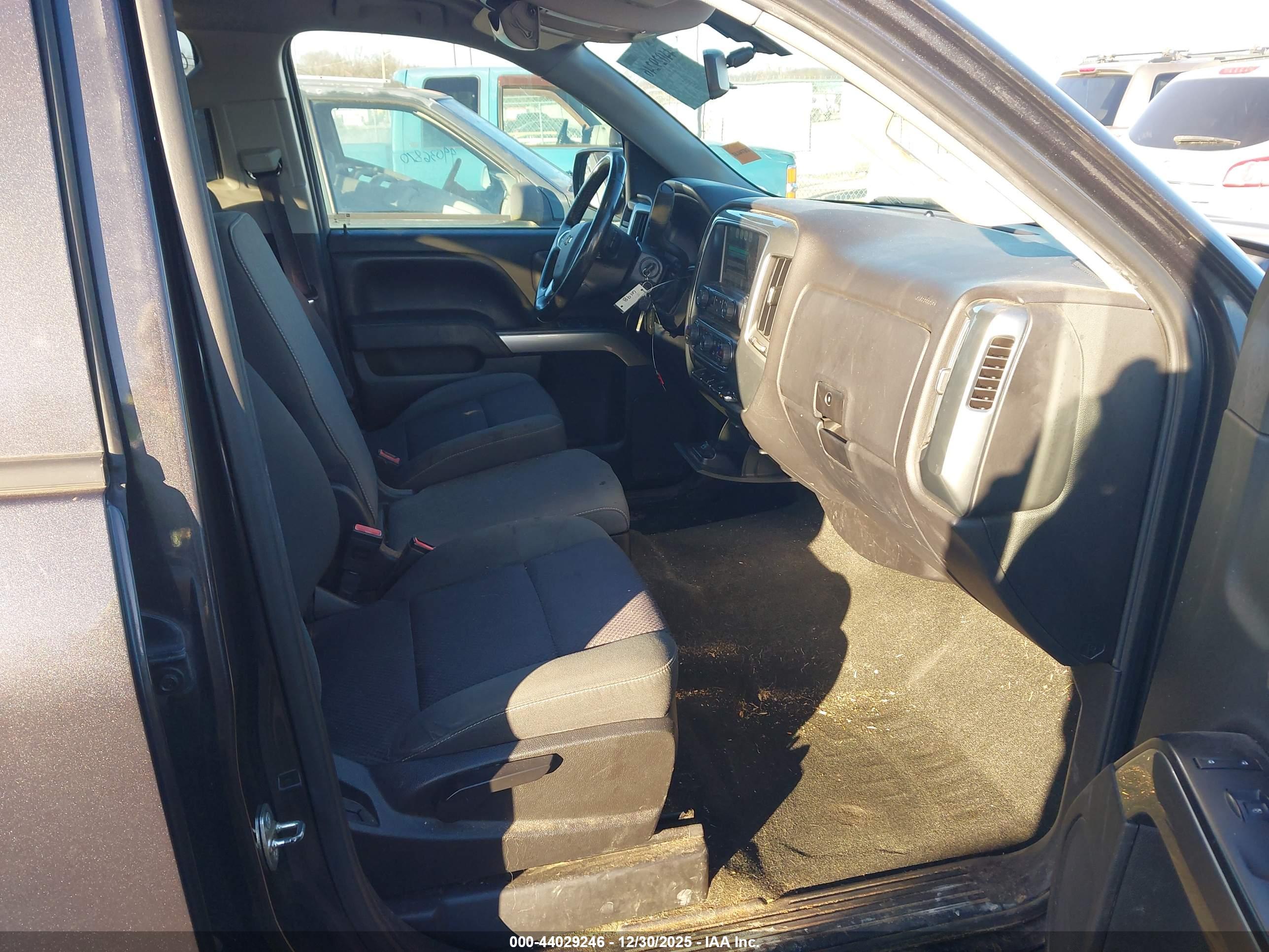 CHEVROLET SILVERADO image 5