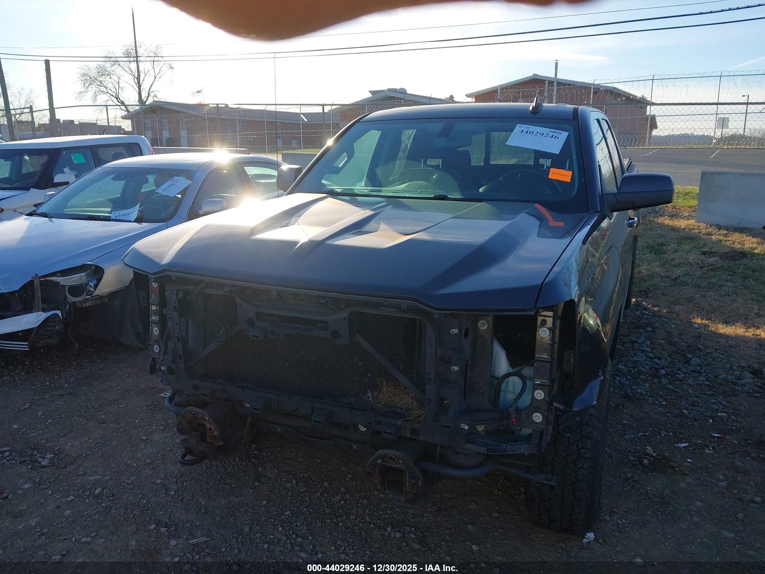 CHEVROLET SILVERADO image 6