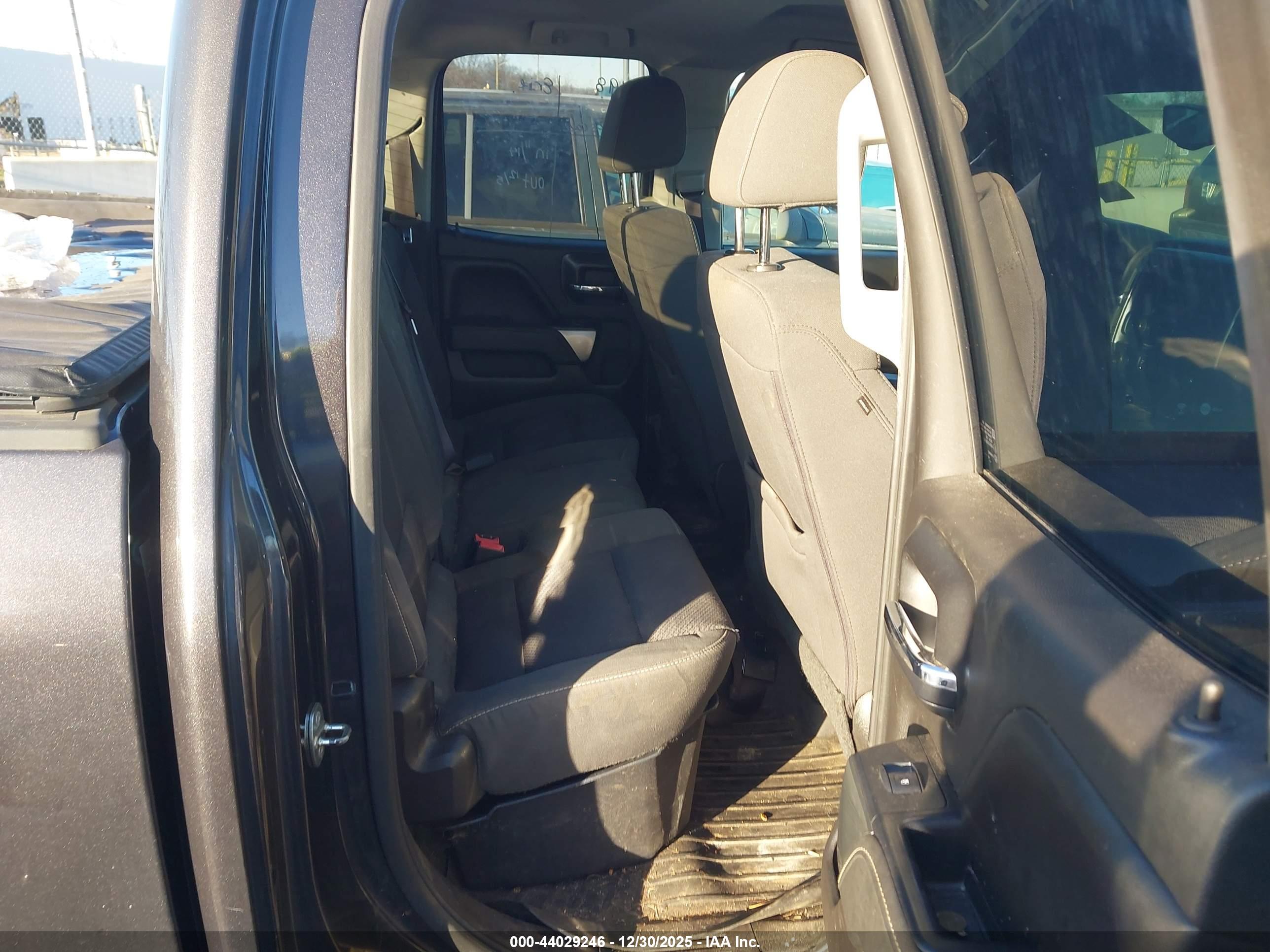 CHEVROLET SILVERADO image 8