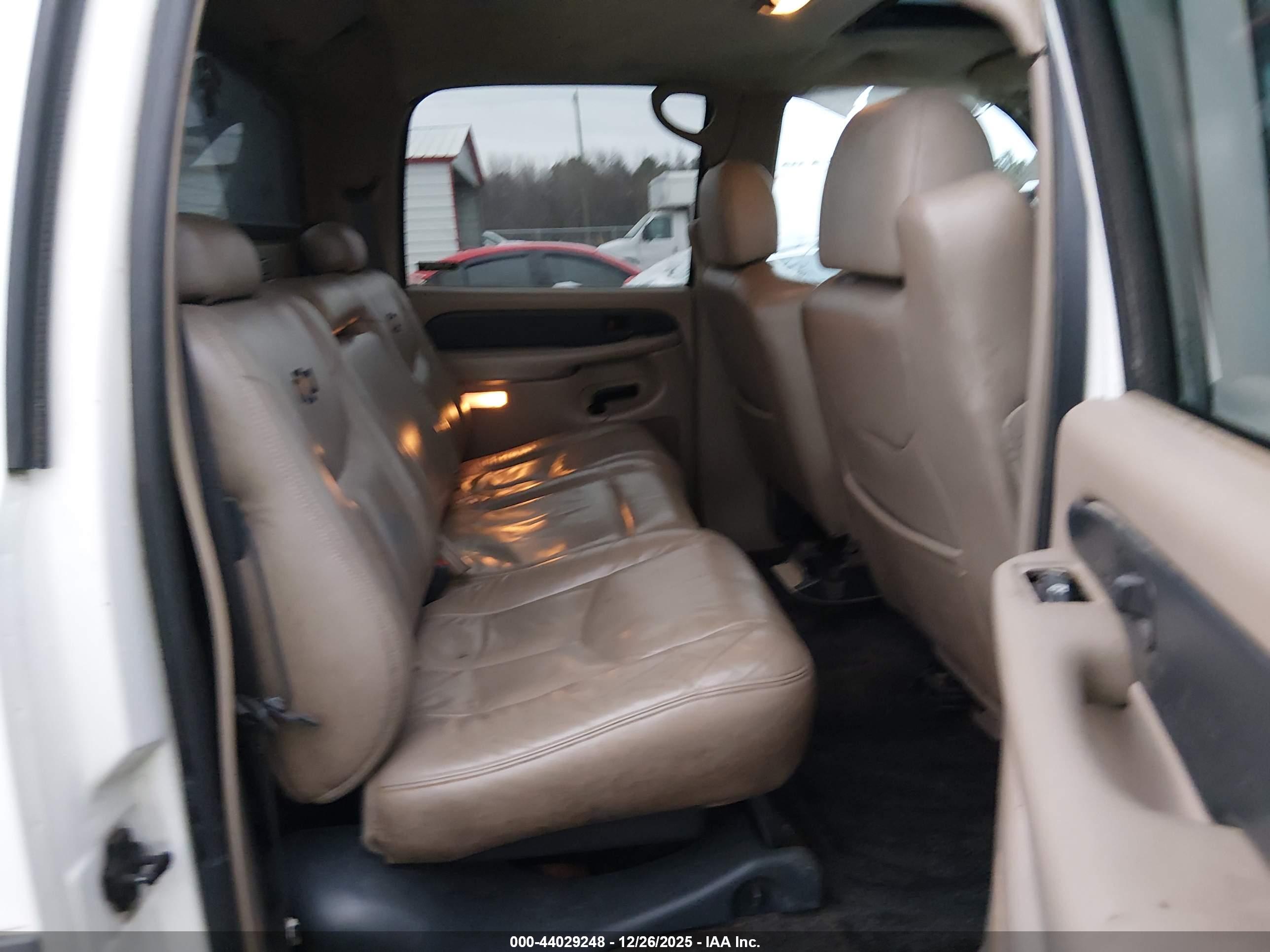 CHEVROLET AVALANCHE image 8