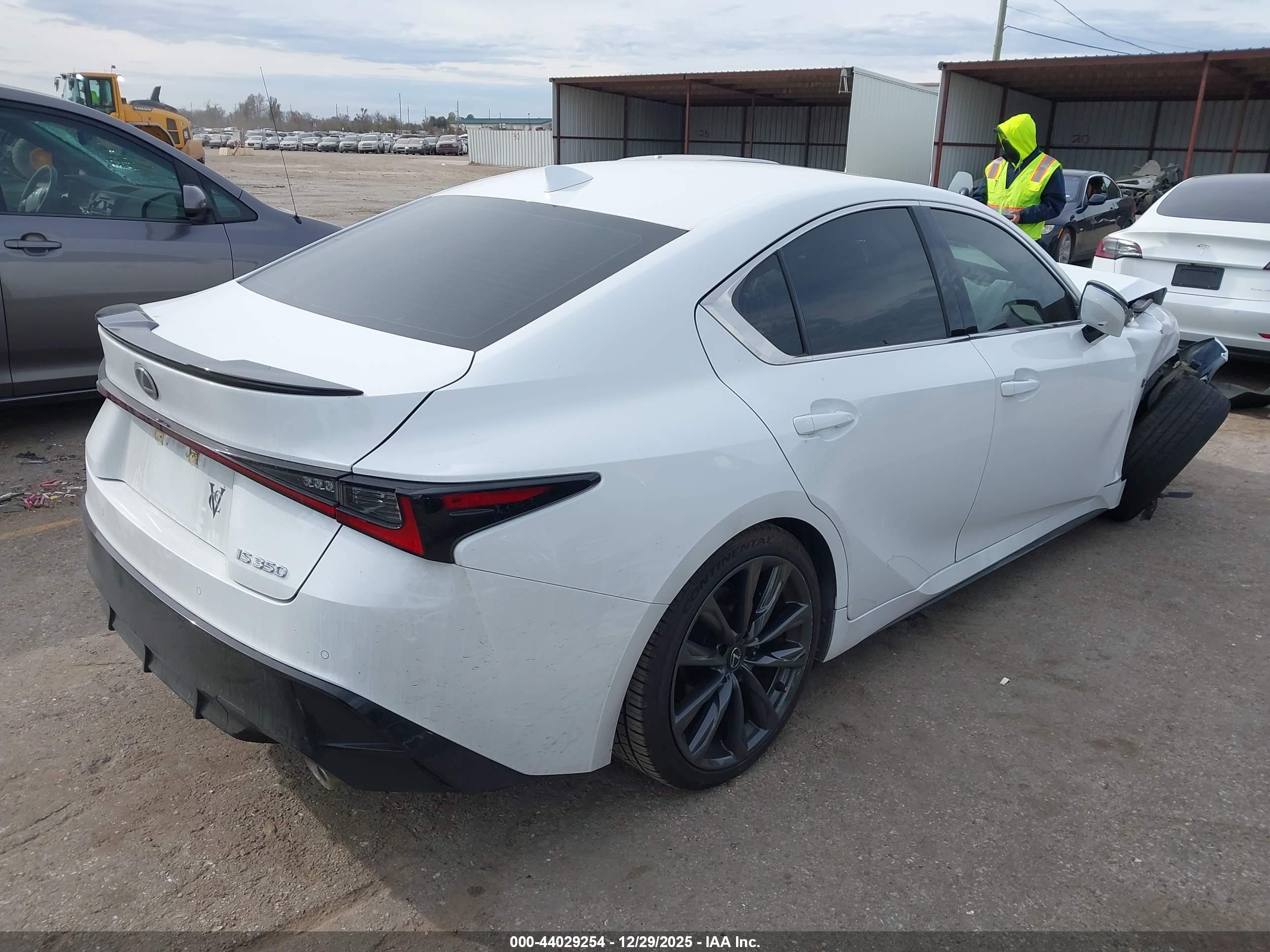LEXUS IS image 4