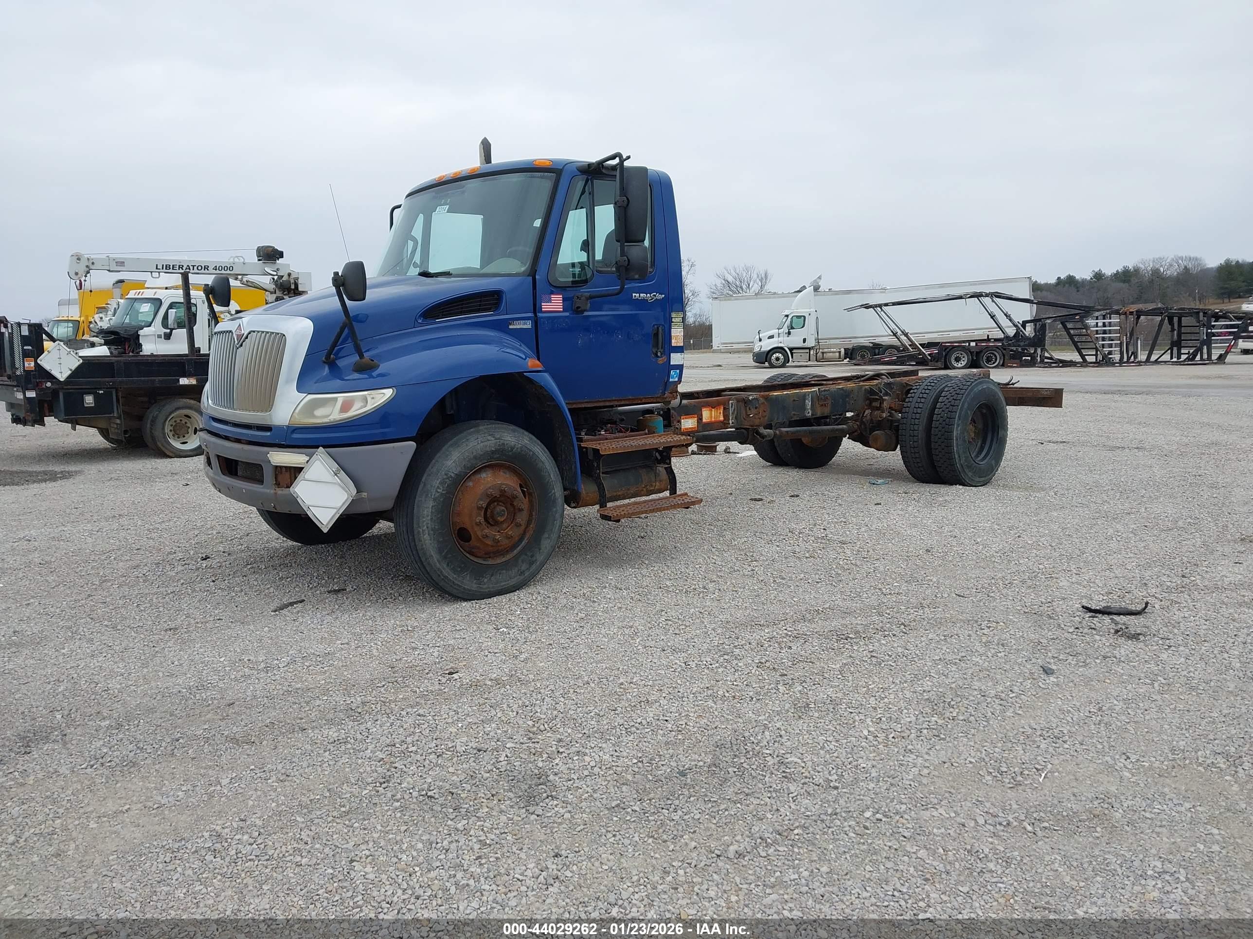 INTERNATIONAL 4000 image 2