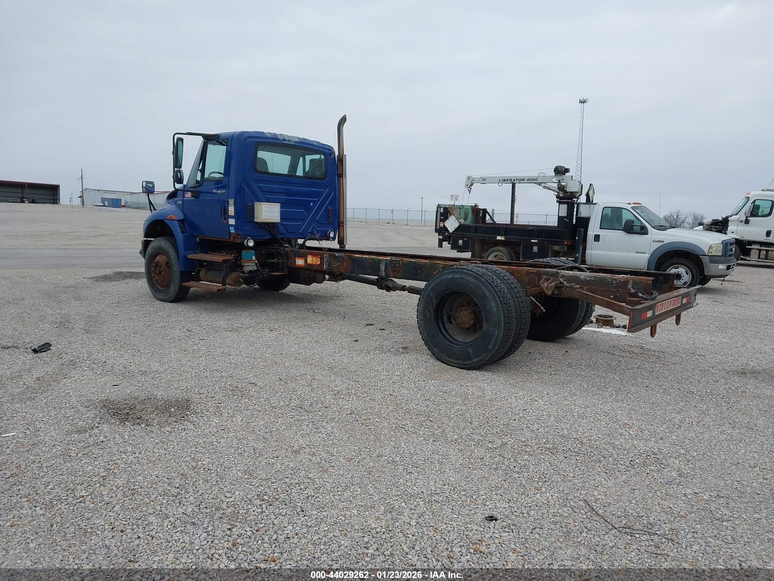 INTERNATIONAL 4000 image 3