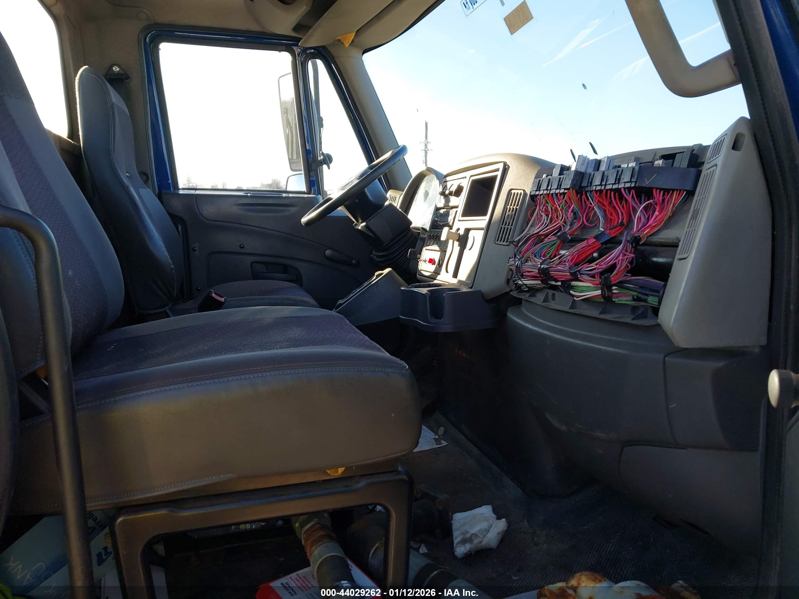 INTERNATIONAL 4000 image 7