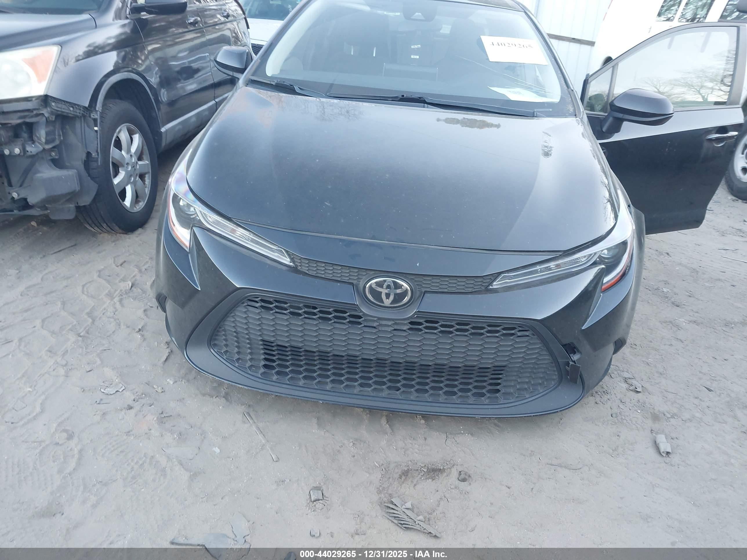 TOYOTA COROLLA image 6