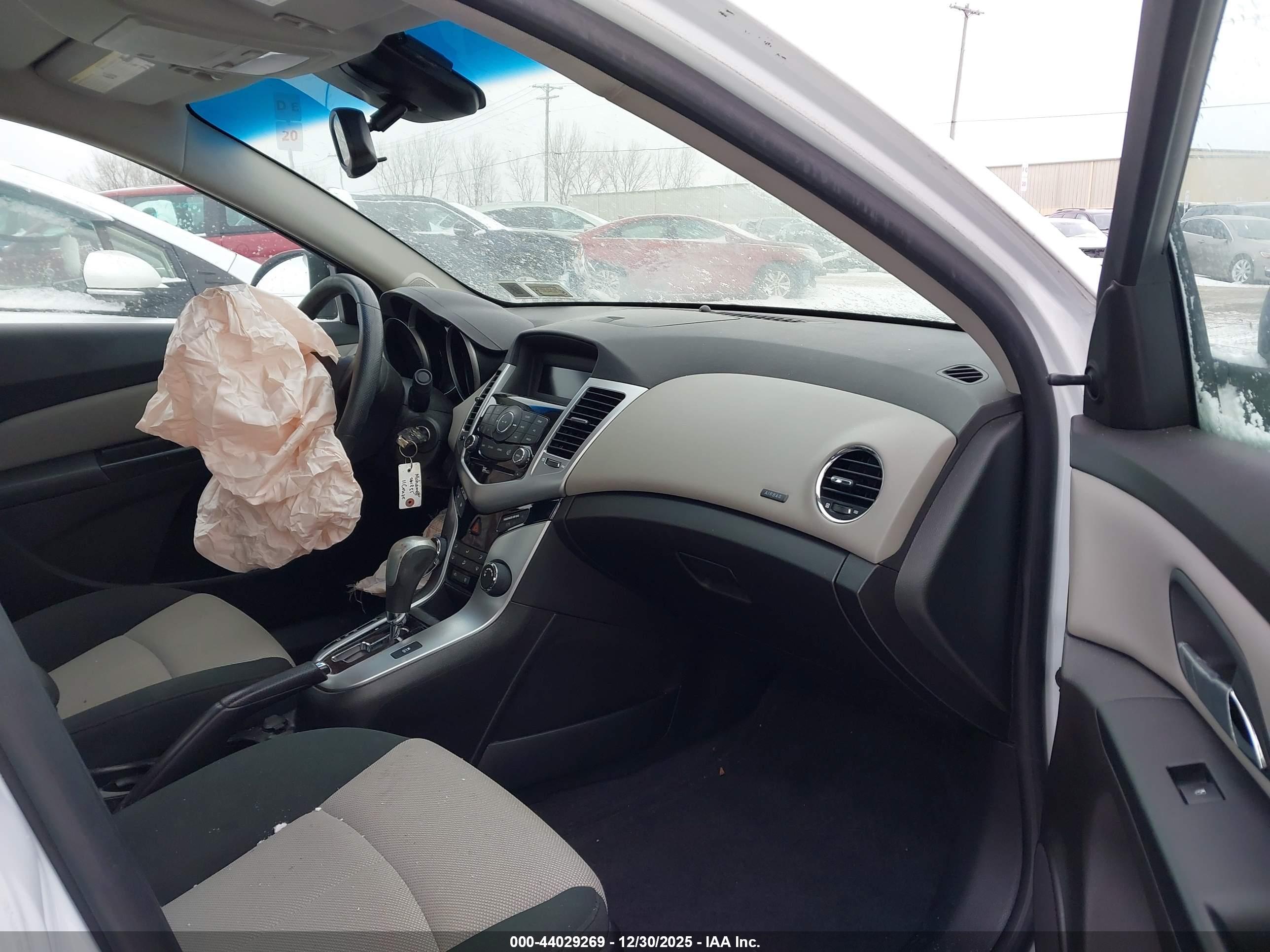 CHEVROLET CRUZE image 5
