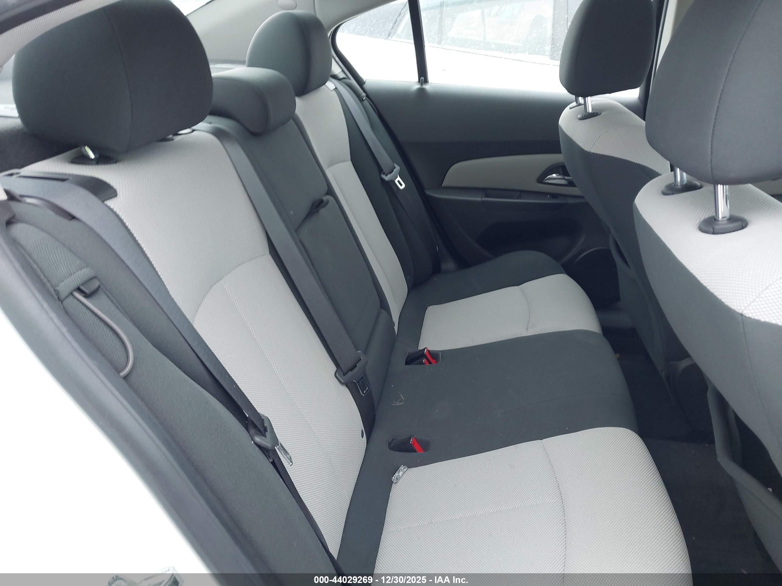 CHEVROLET CRUZE image 8