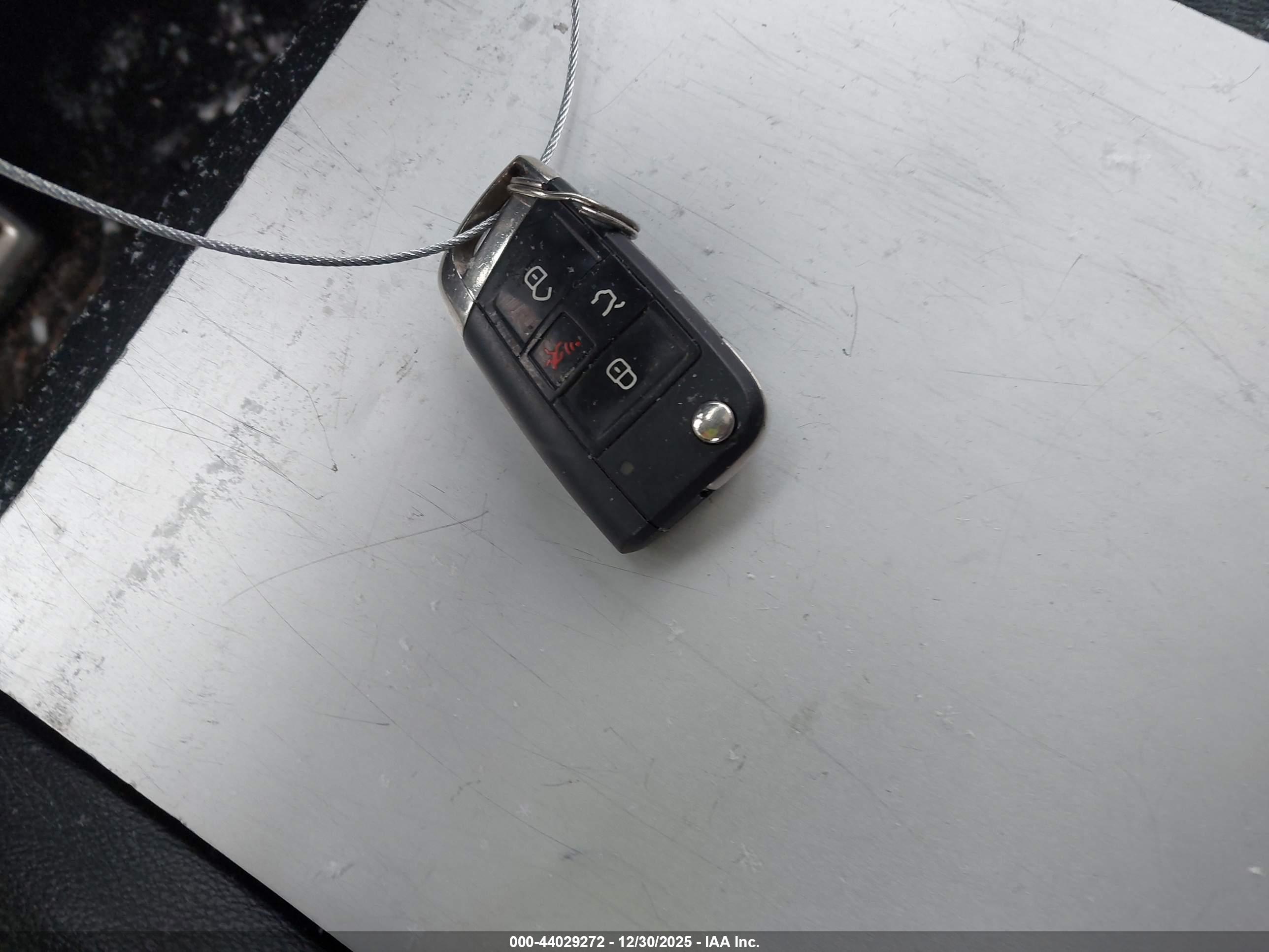 VOLKSWAGEN GOLF image 11