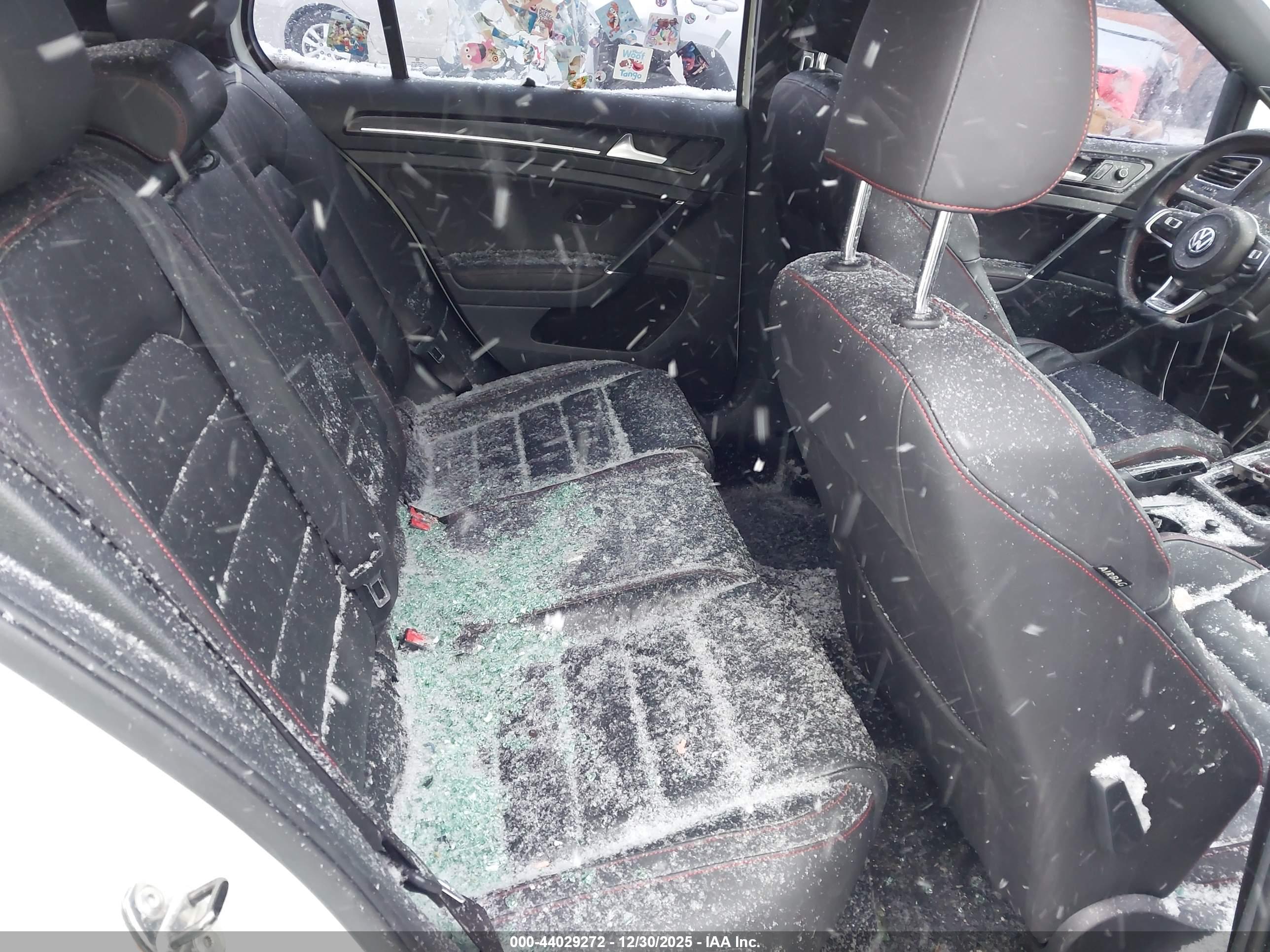 VOLKSWAGEN GOLF image 8