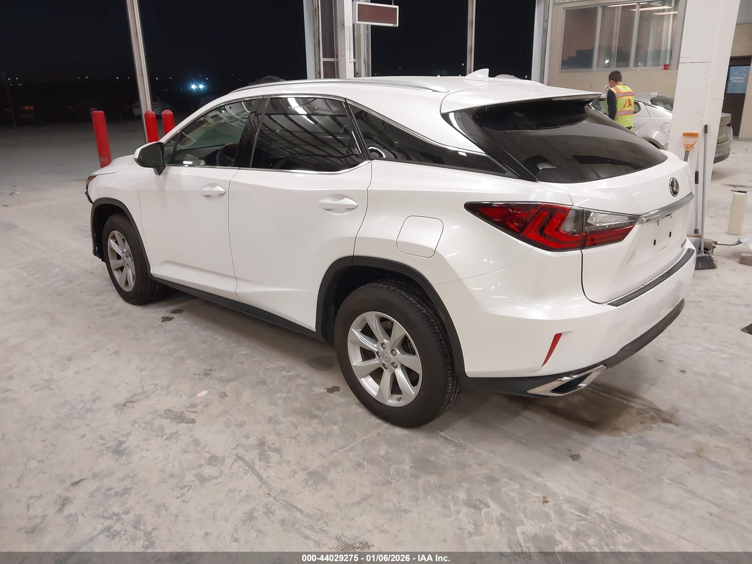 LEXUS RX image 3
