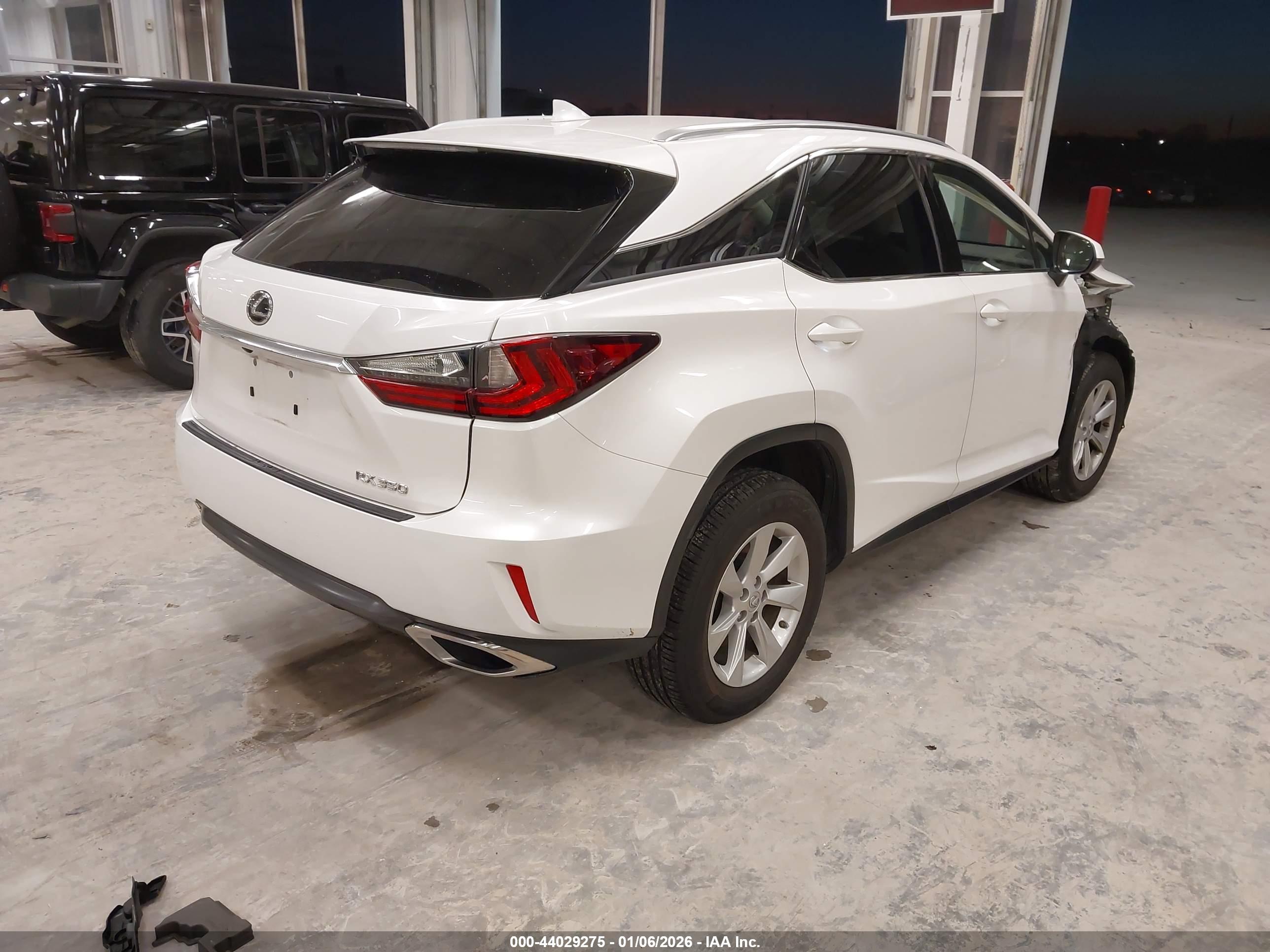 LEXUS RX image 4