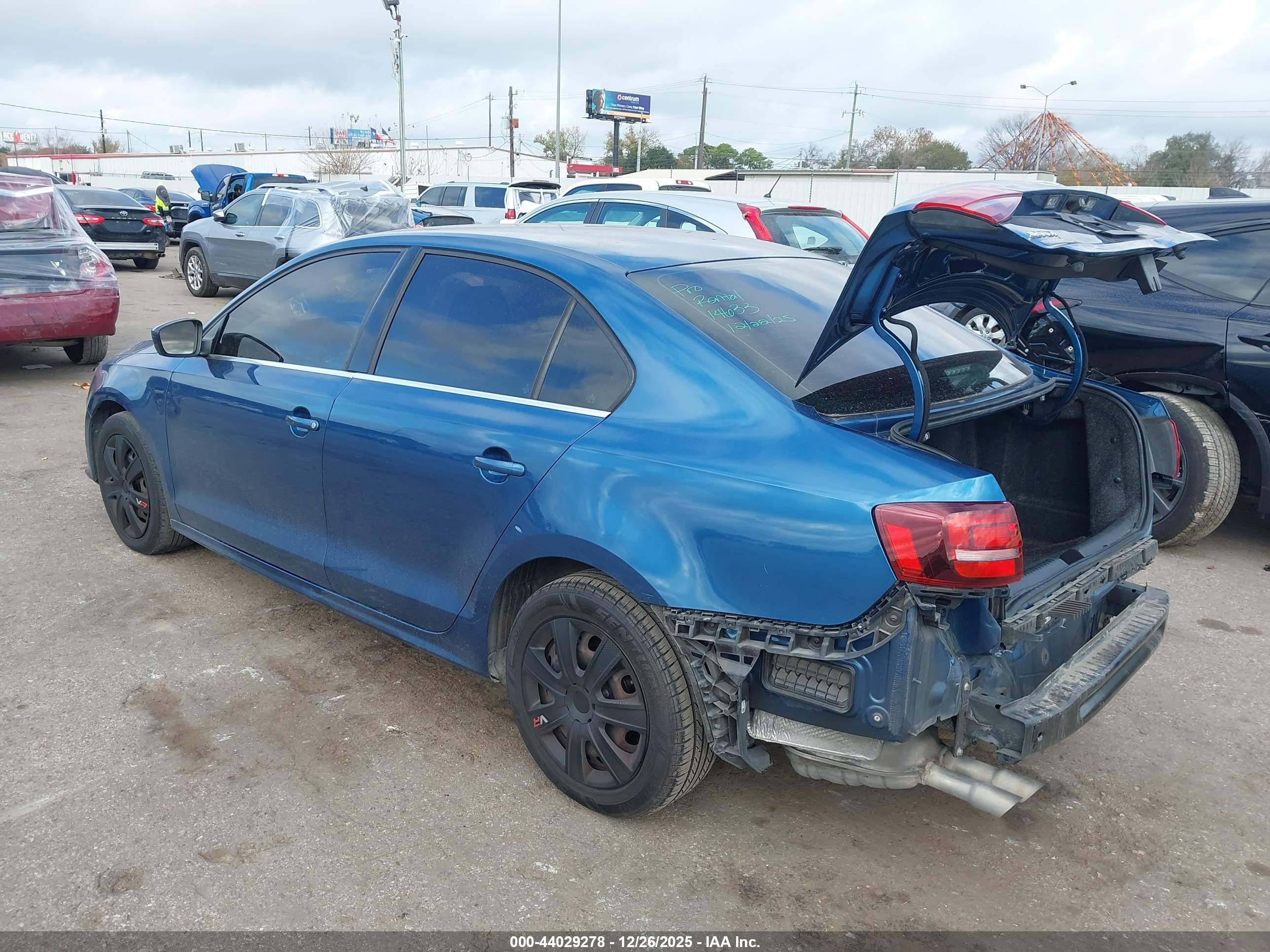 VOLKSWAGEN JETTA image 3