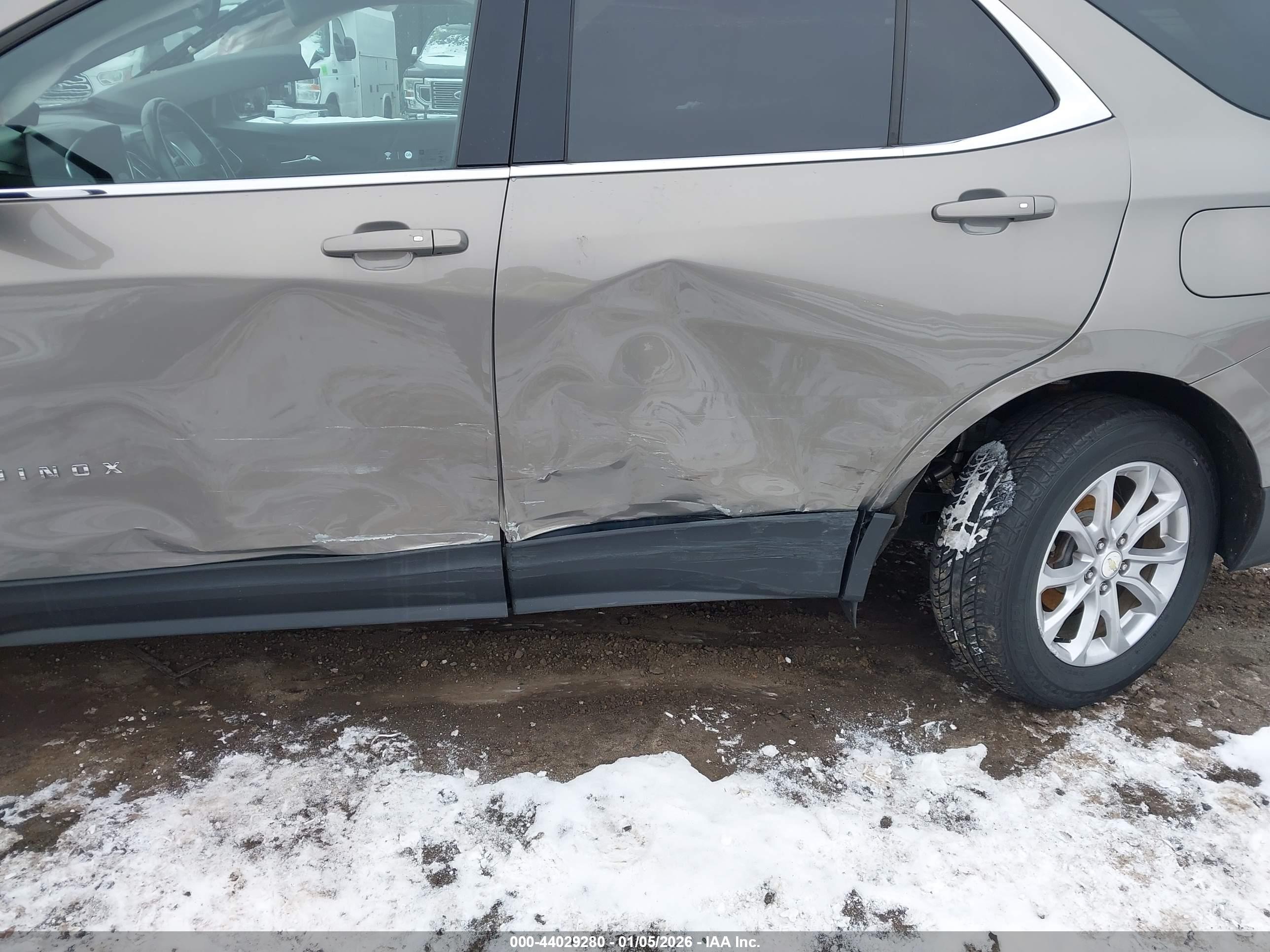 CHEVROLET EQUINOX image 6
