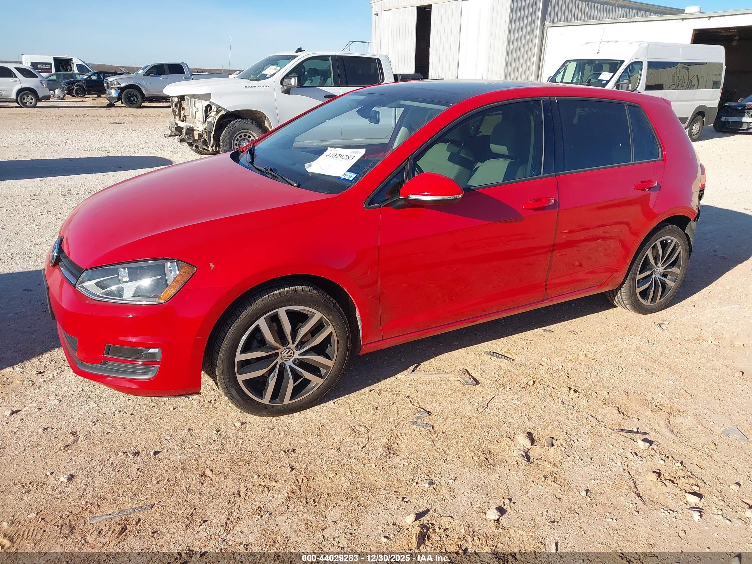 VOLKSWAGEN GOLF image 2