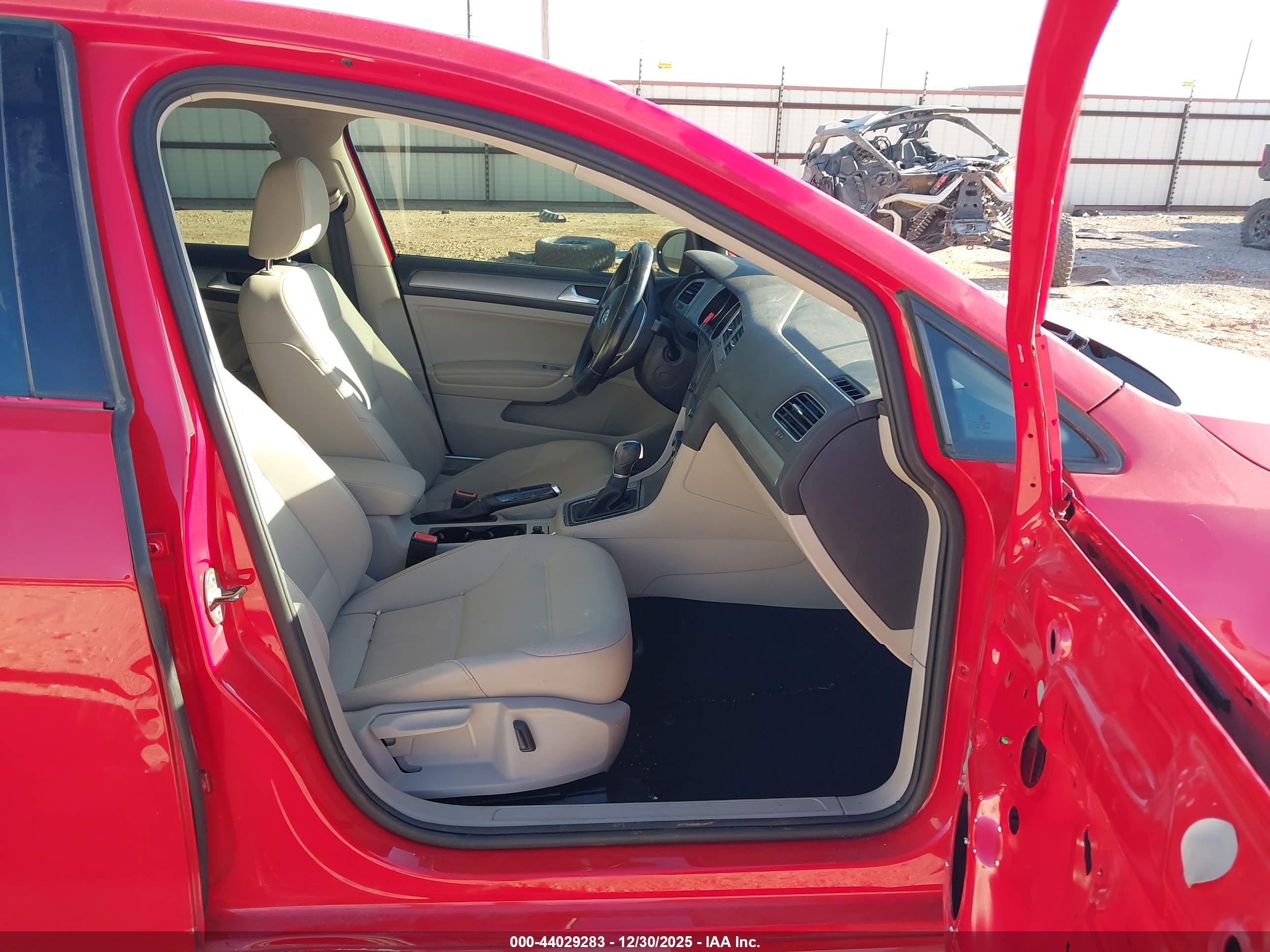 VOLKSWAGEN GOLF image 5