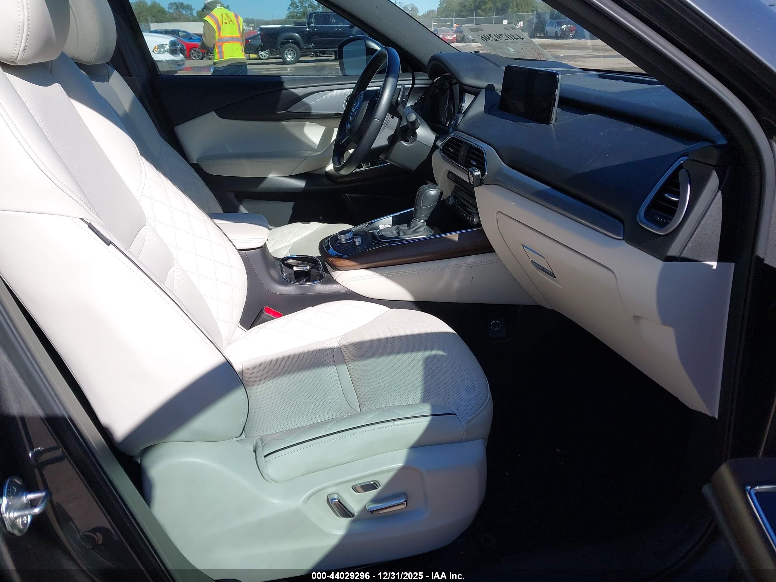 MAZDA CX-9 image 5