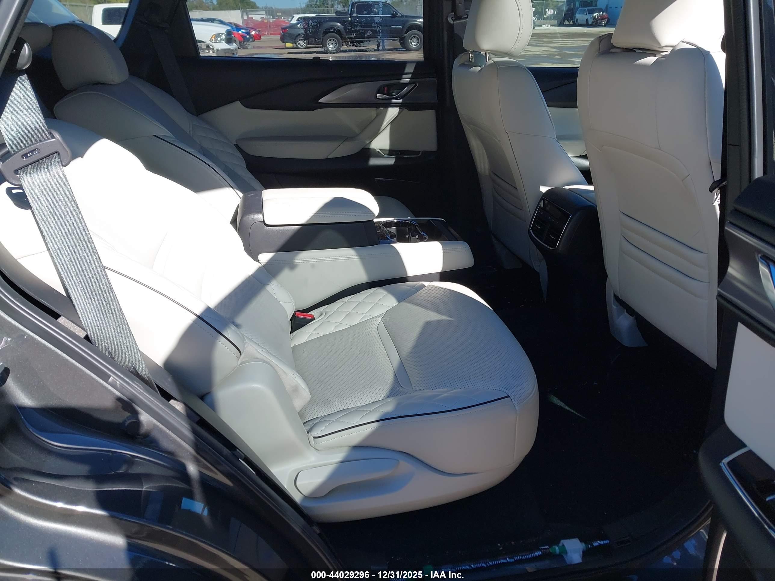 MAZDA CX-9 image 8