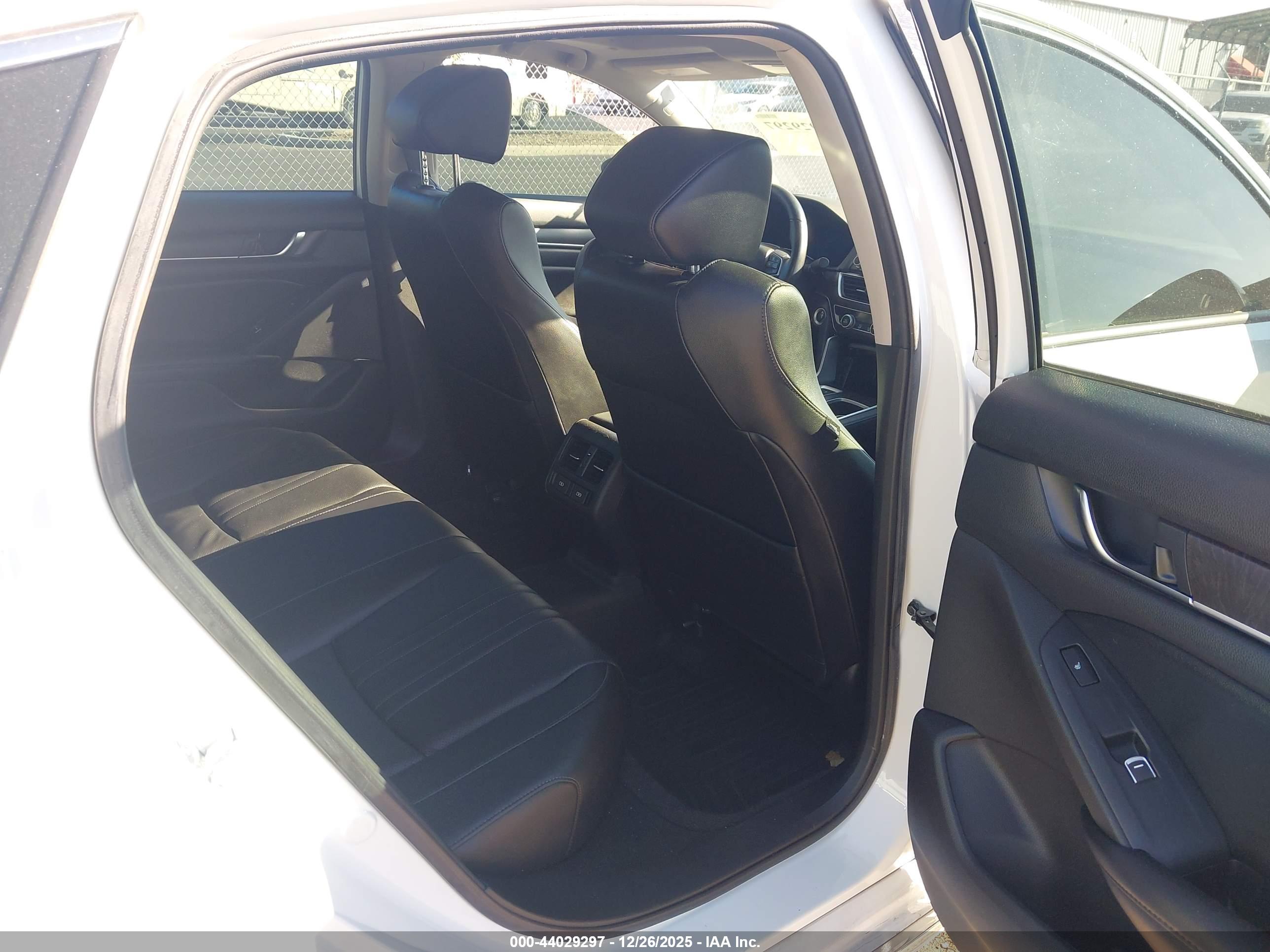 HONDA ACCORD image 8