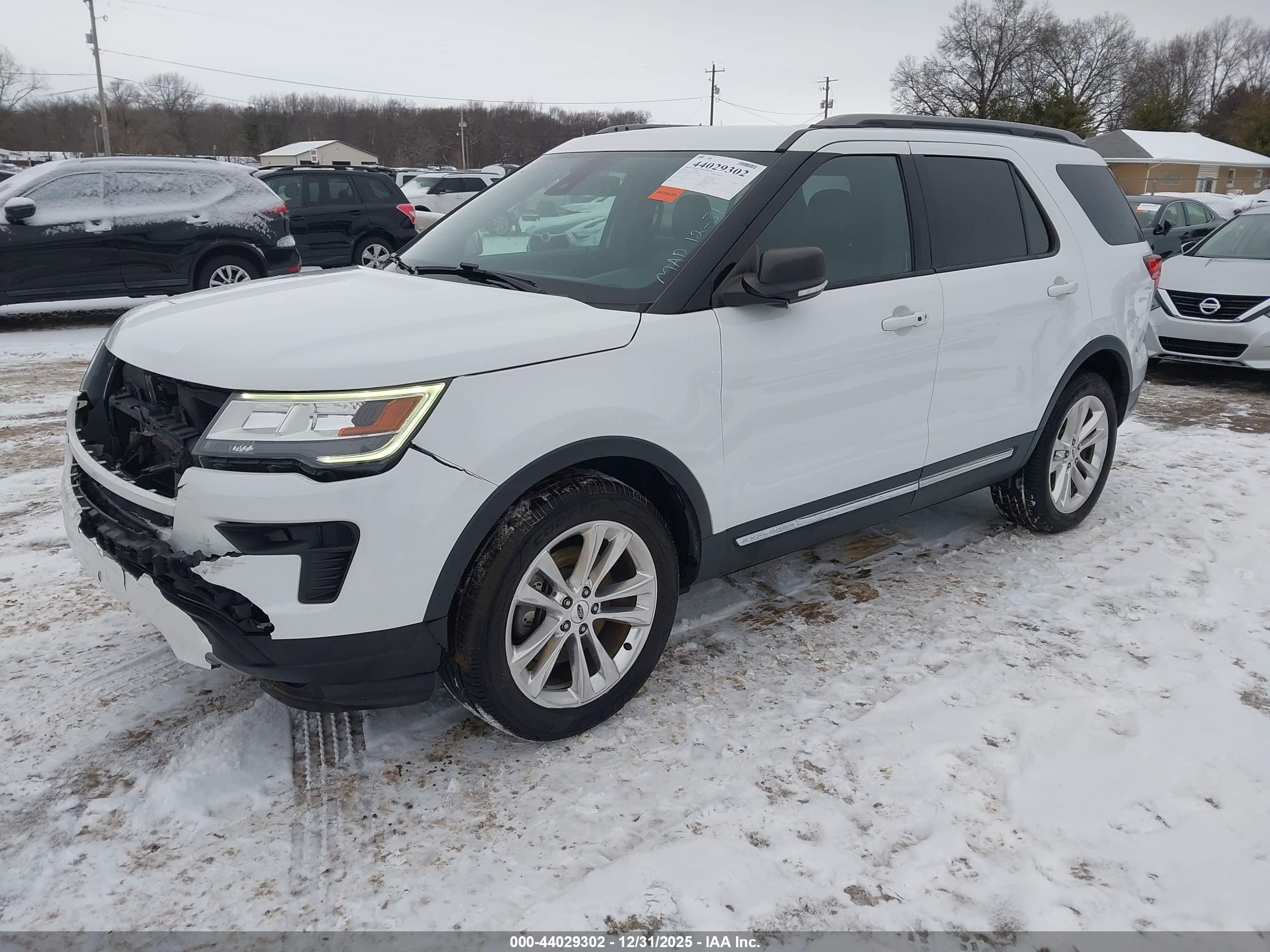 FORD EXPLORER image 2
