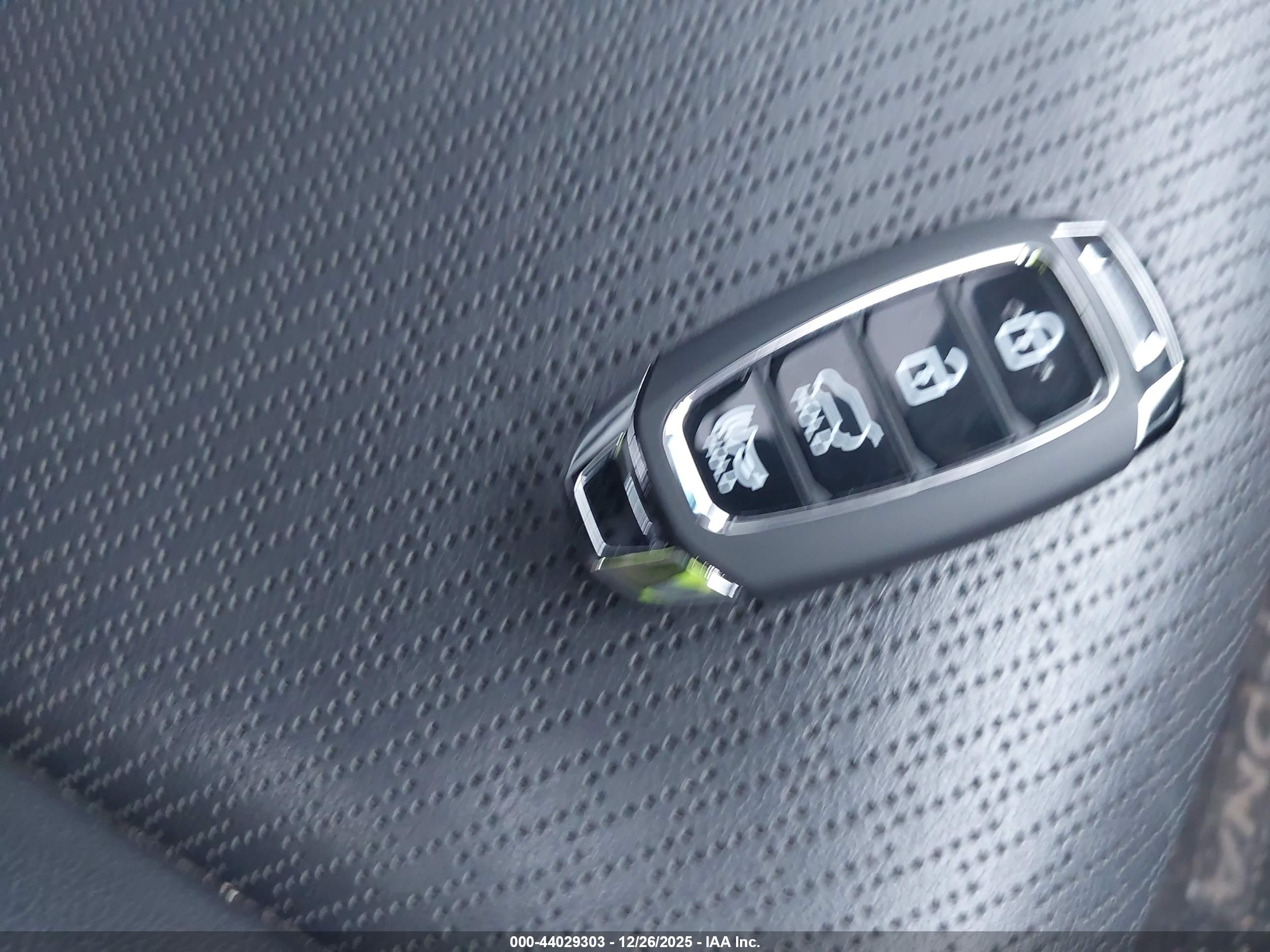 HYUNDAI KONA image 11