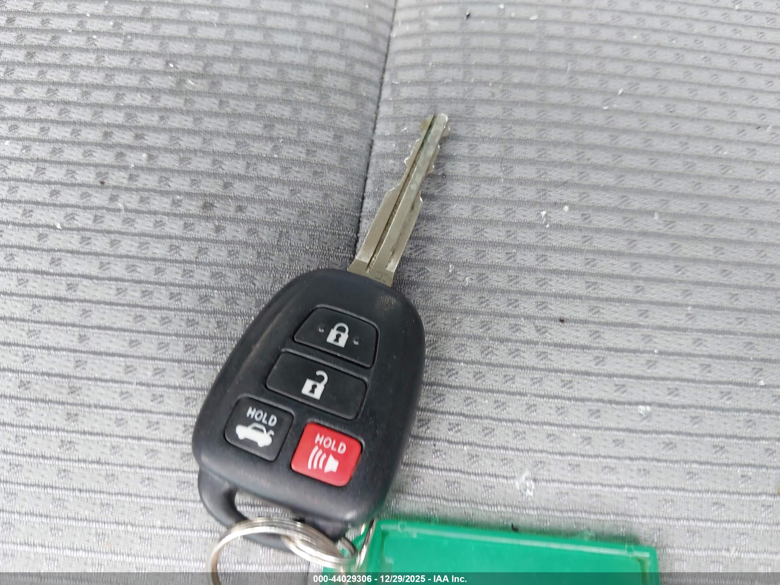 TOYOTA CAMRY image 11