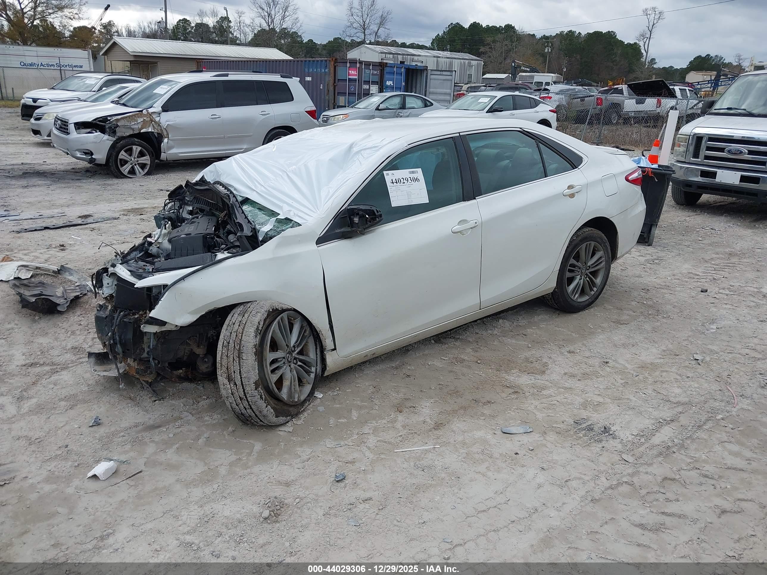TOYOTA CAMRY image 2