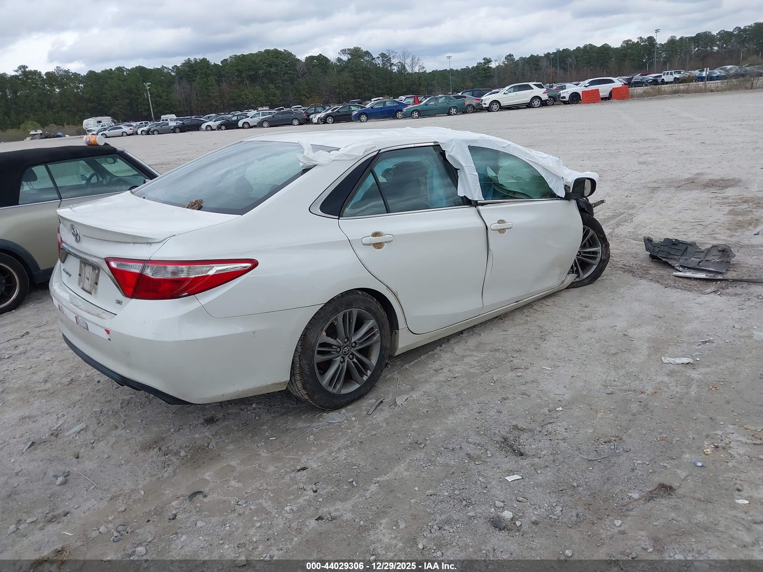 TOYOTA CAMRY image 4