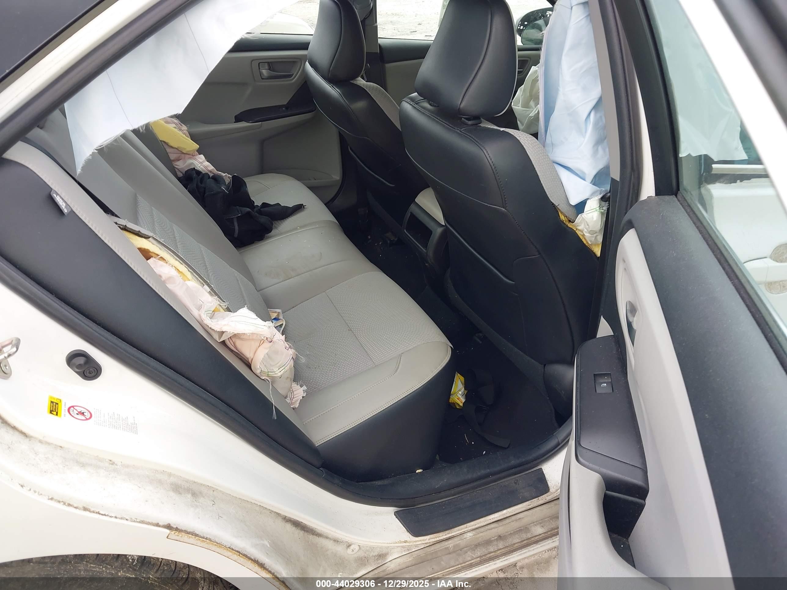 TOYOTA CAMRY image 8