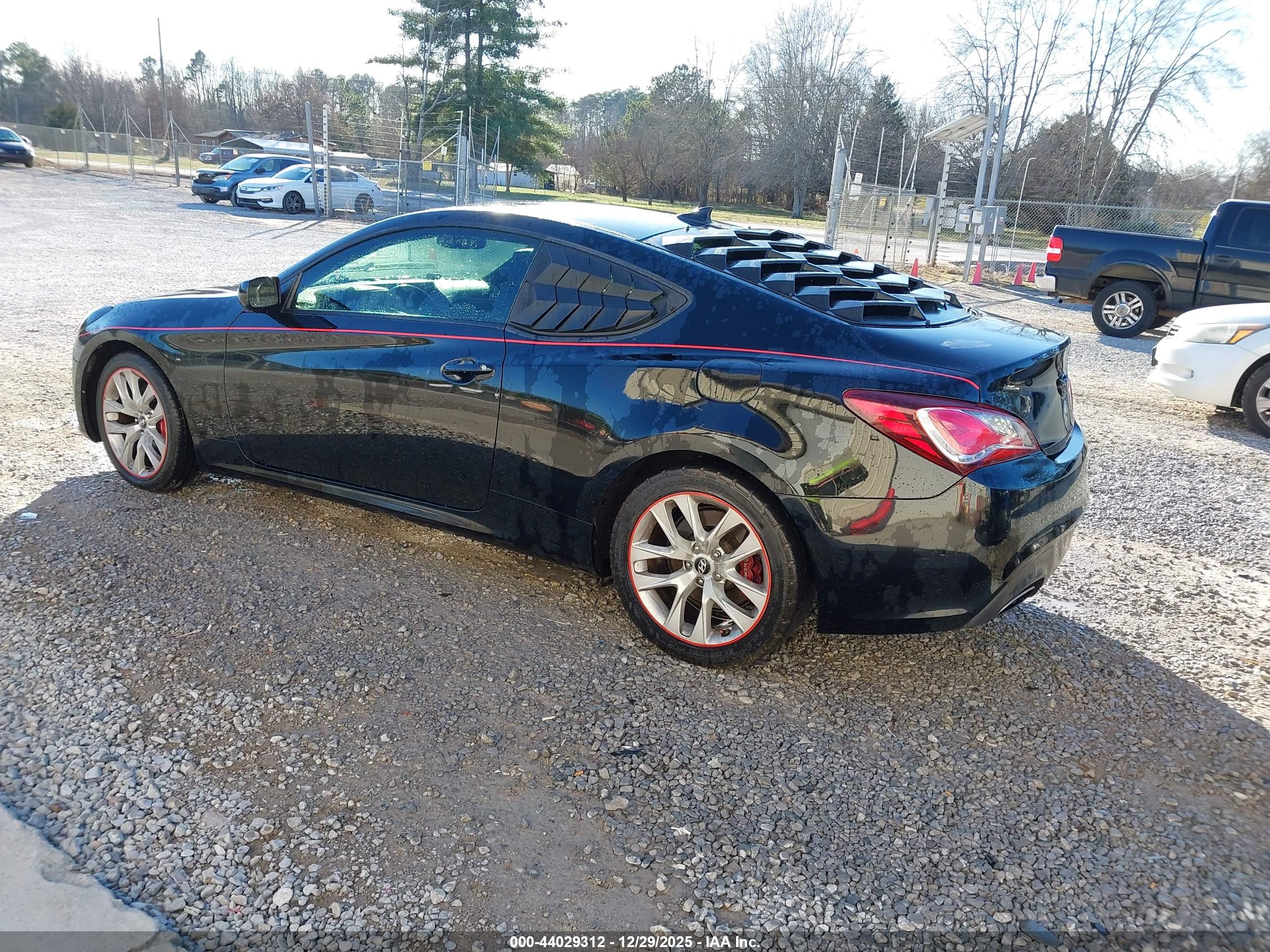 HYUNDAI GENESIS image 3
