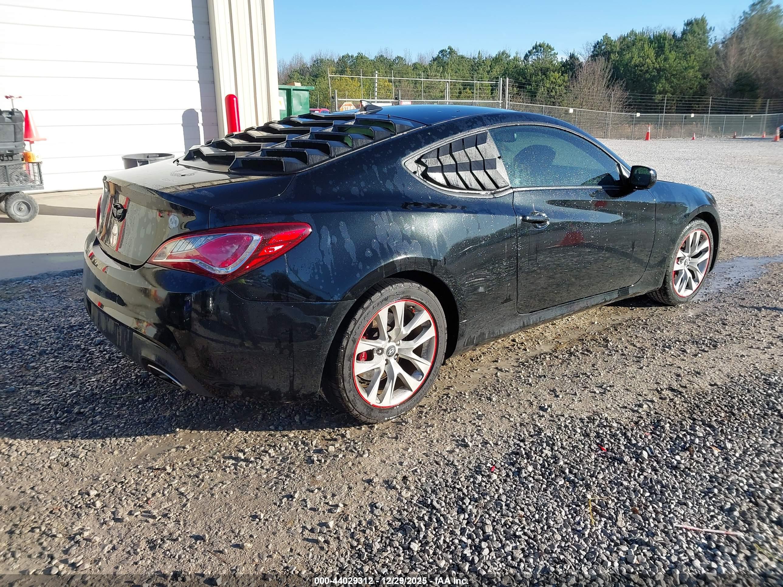 HYUNDAI GENESIS image 4