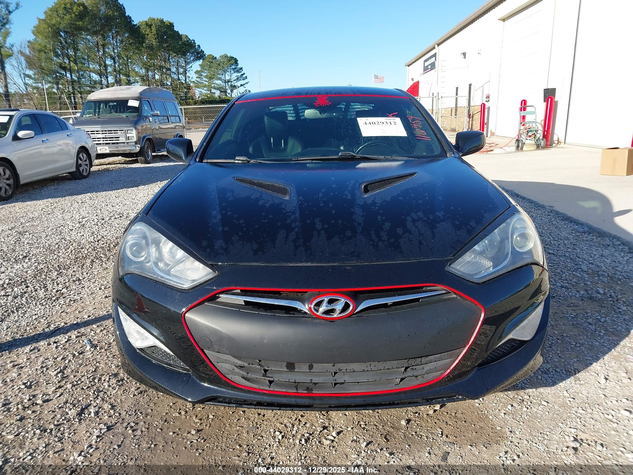 HYUNDAI GENESIS image 6
