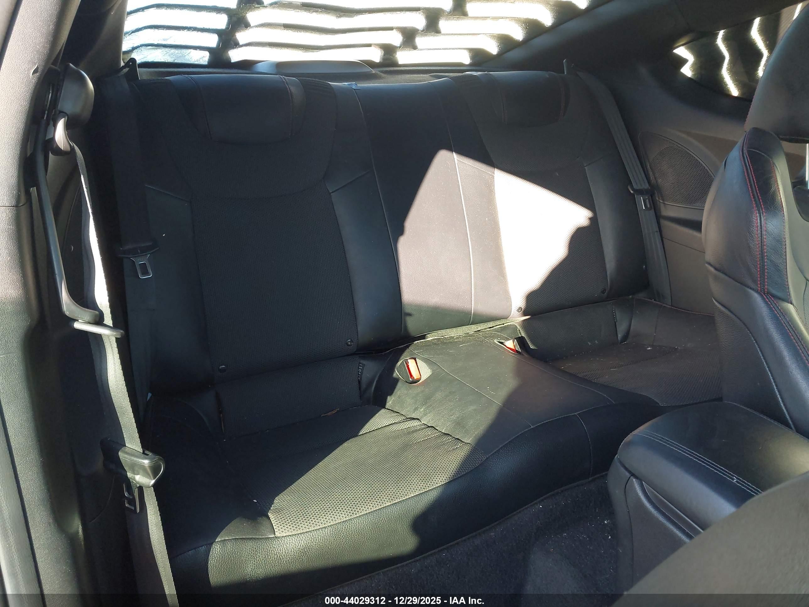 HYUNDAI GENESIS image 8