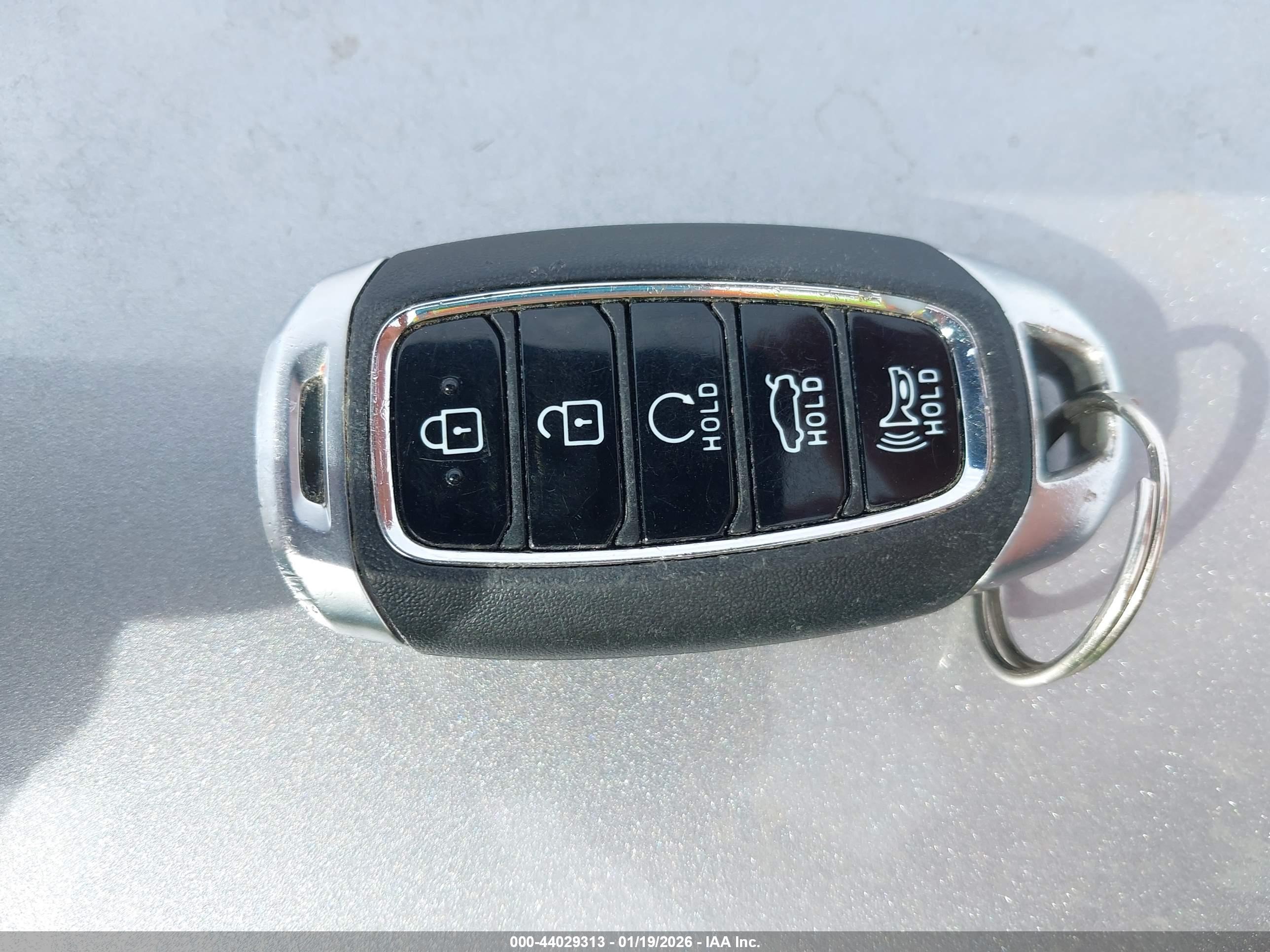 HYUNDAI ELANTRA image 11