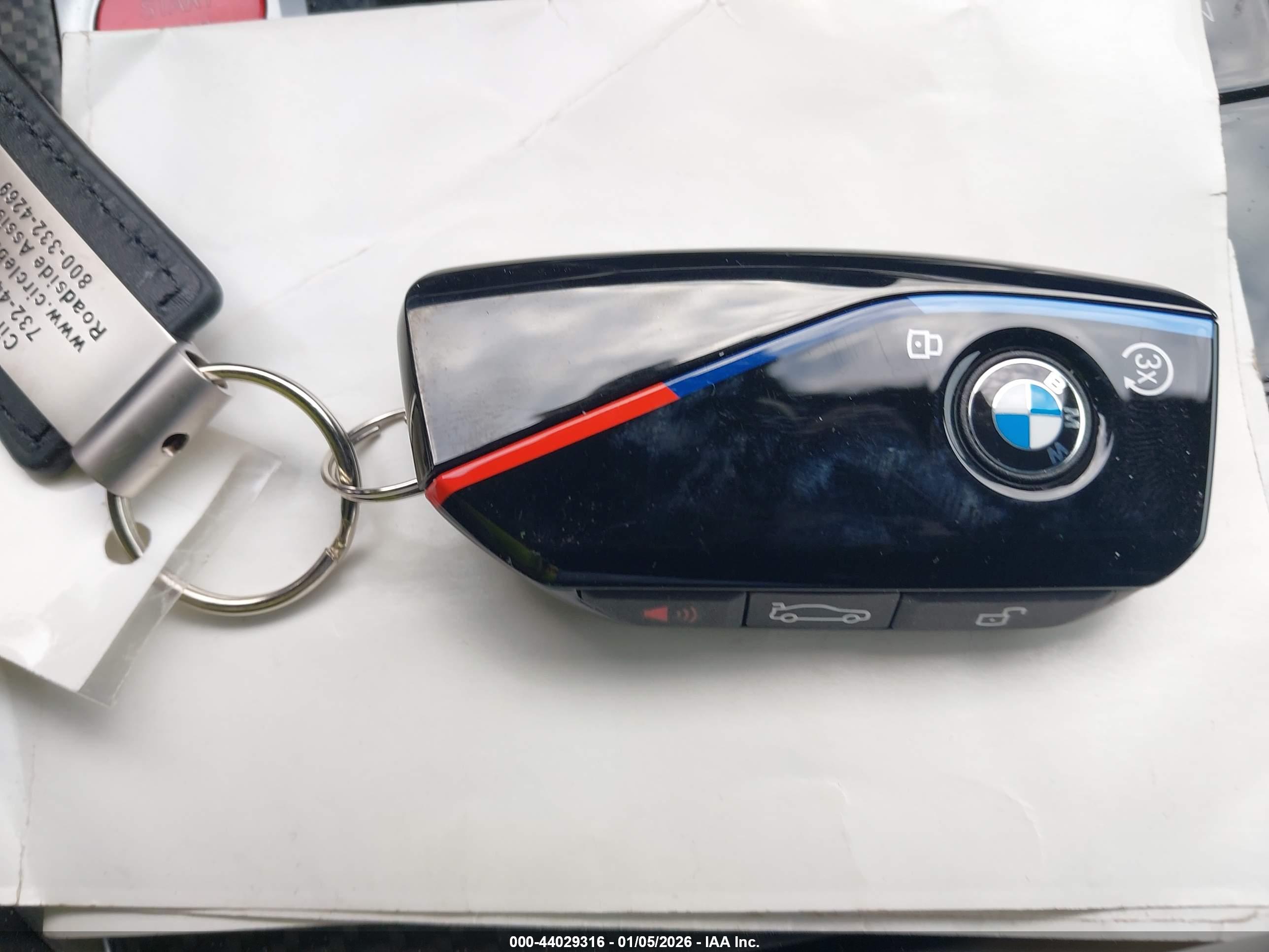 BMW XM image 11