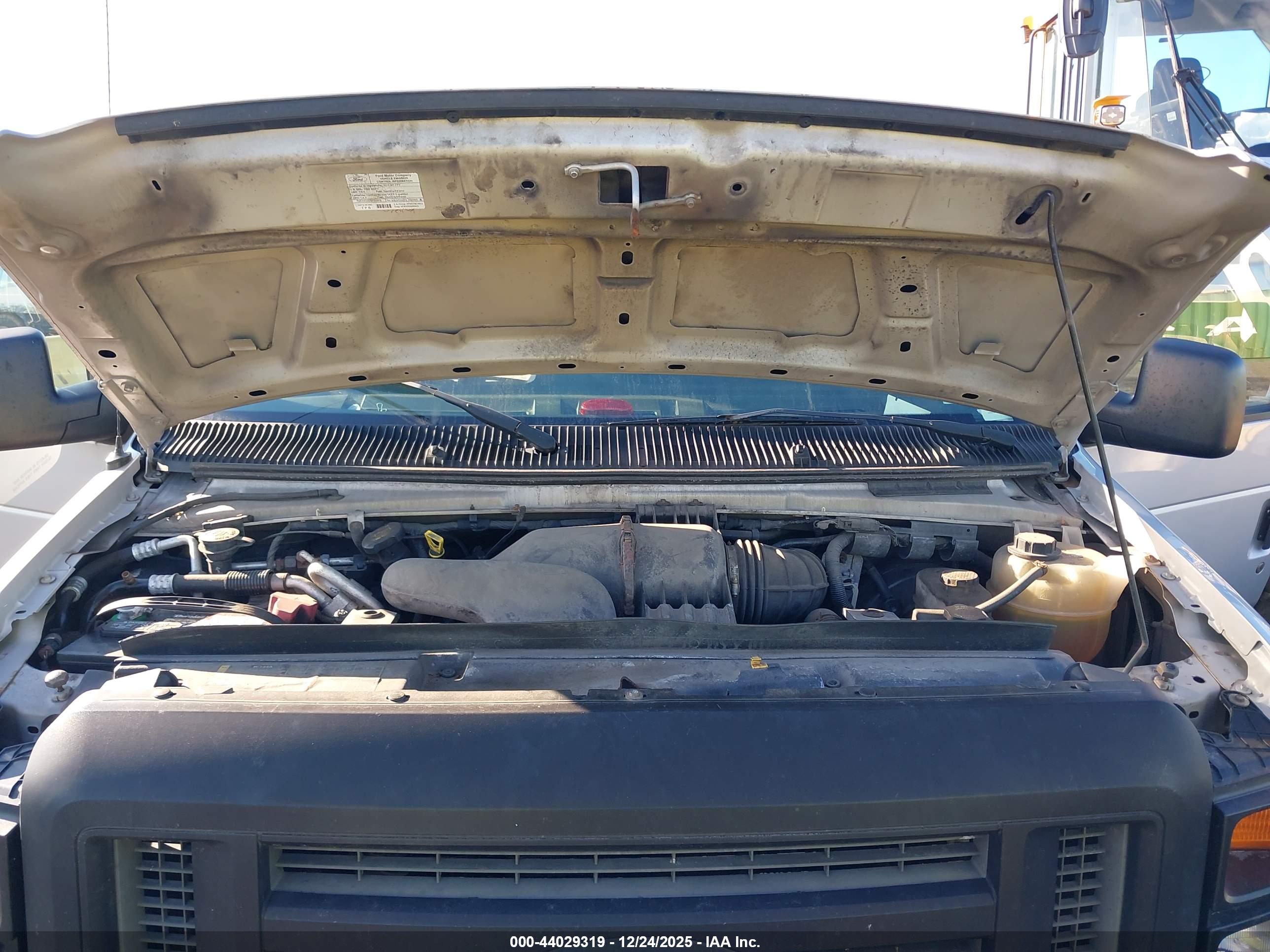 FORD E-250 image 10