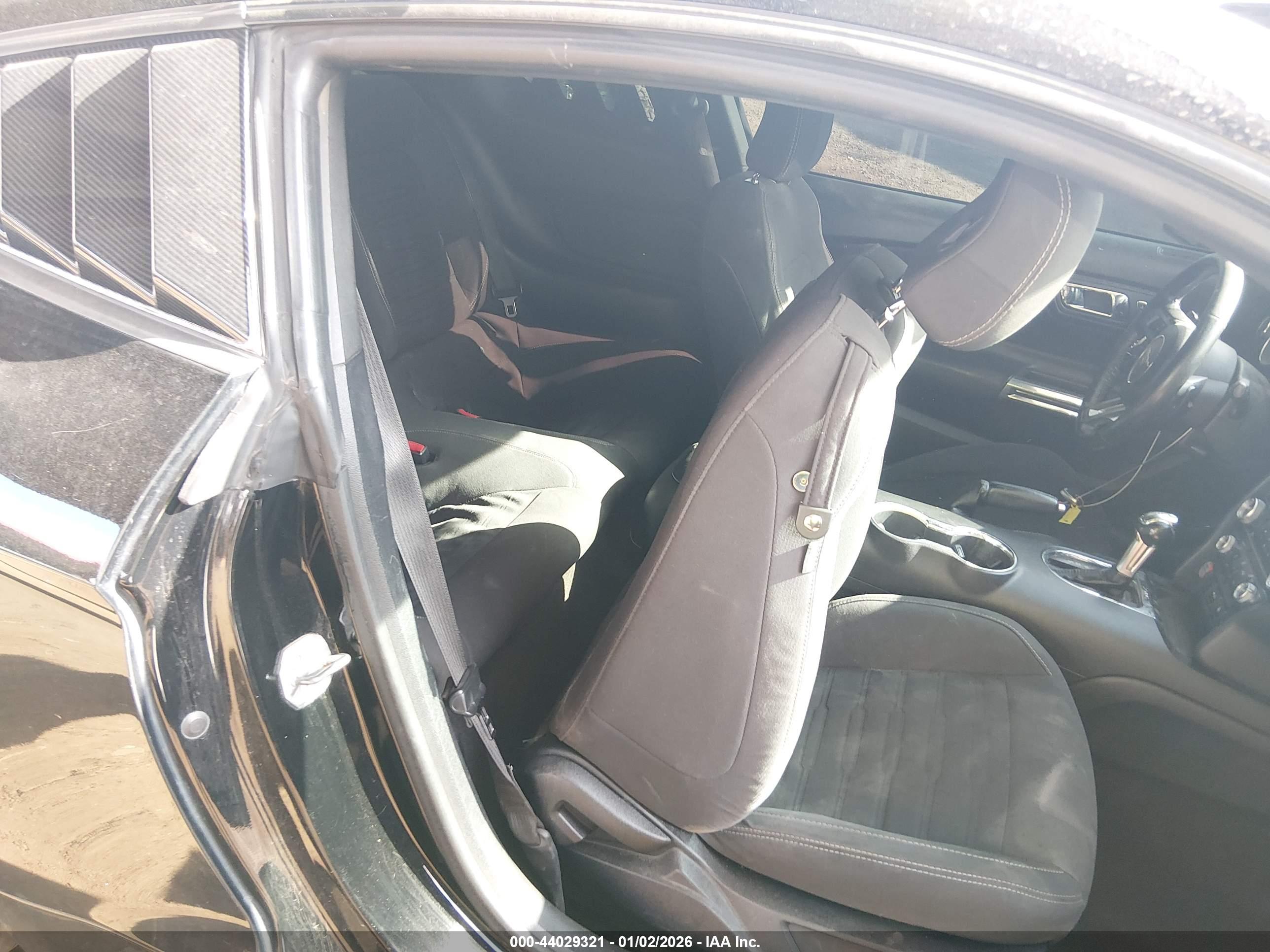 FORD MUSTANG image 8