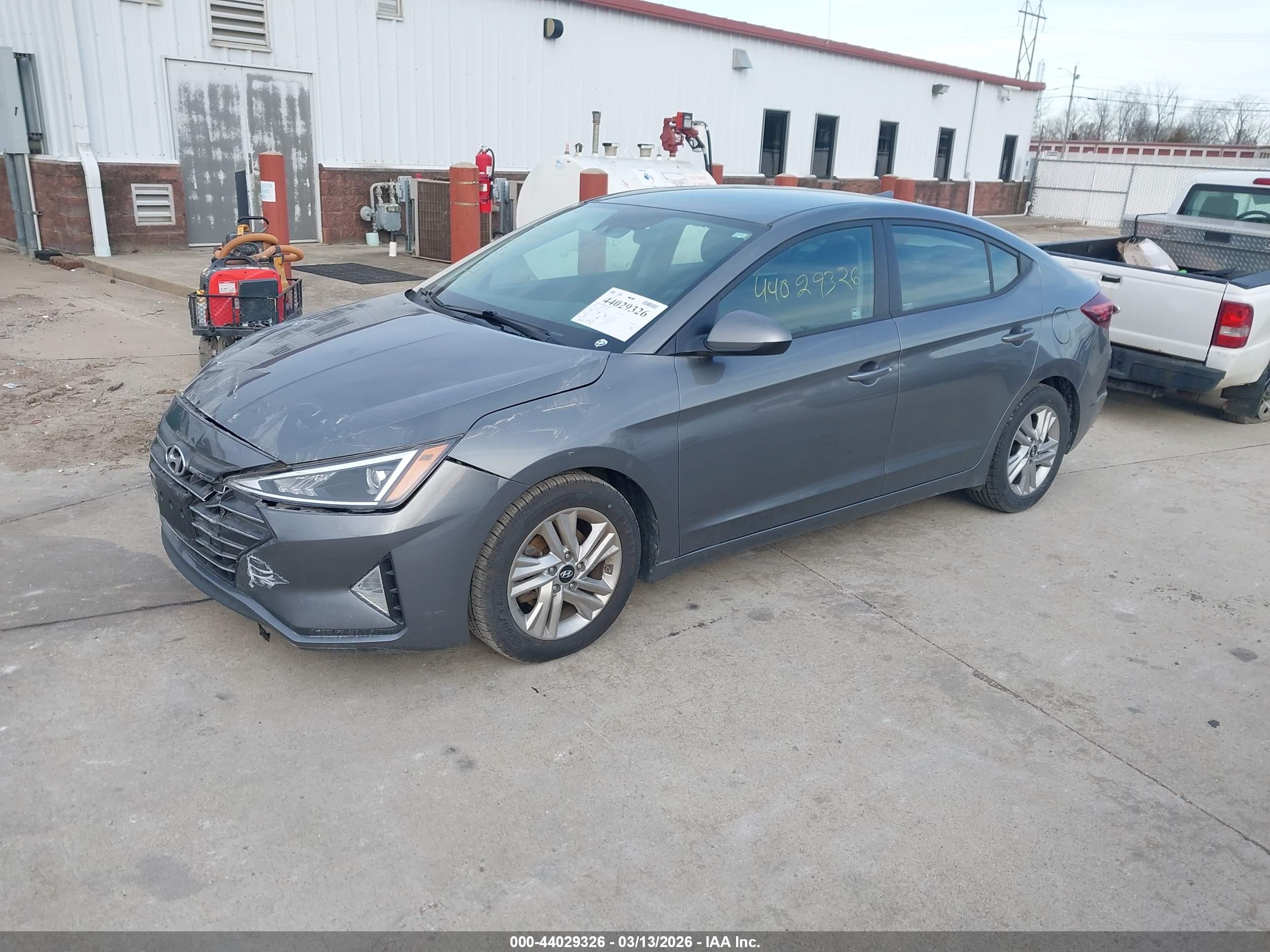 HYUNDAI ELANTRA image 2