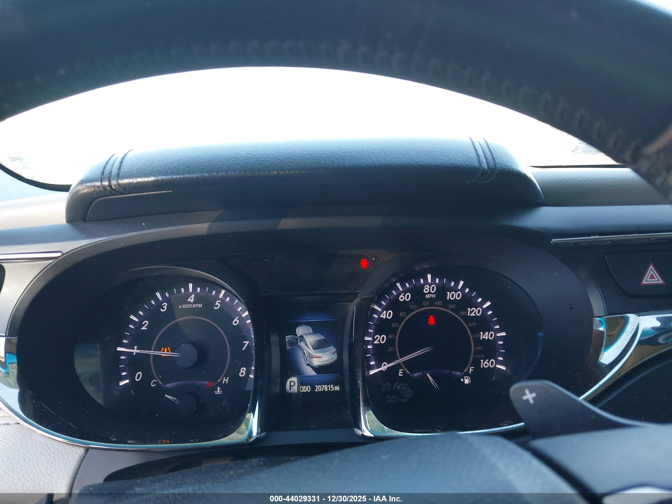 TOYOTA AVALON image 7